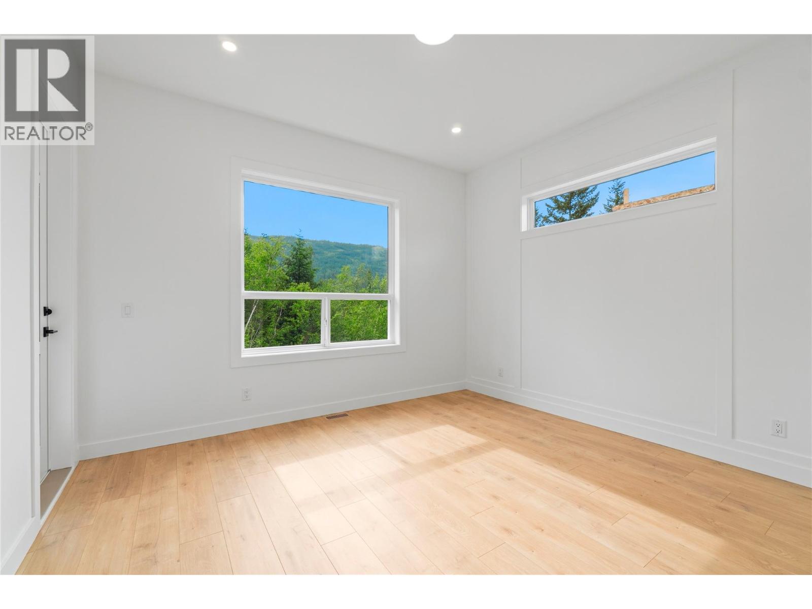 6800 42 Street Ne Property Photo 20
