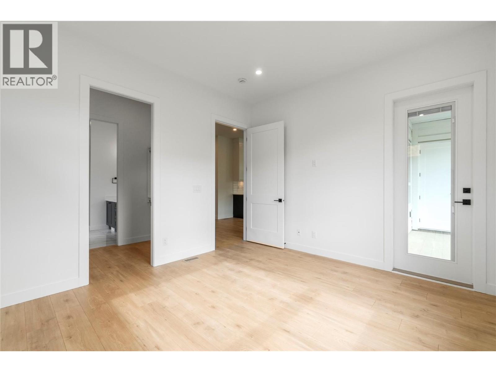 6800 42 Street Ne Property Photo 23