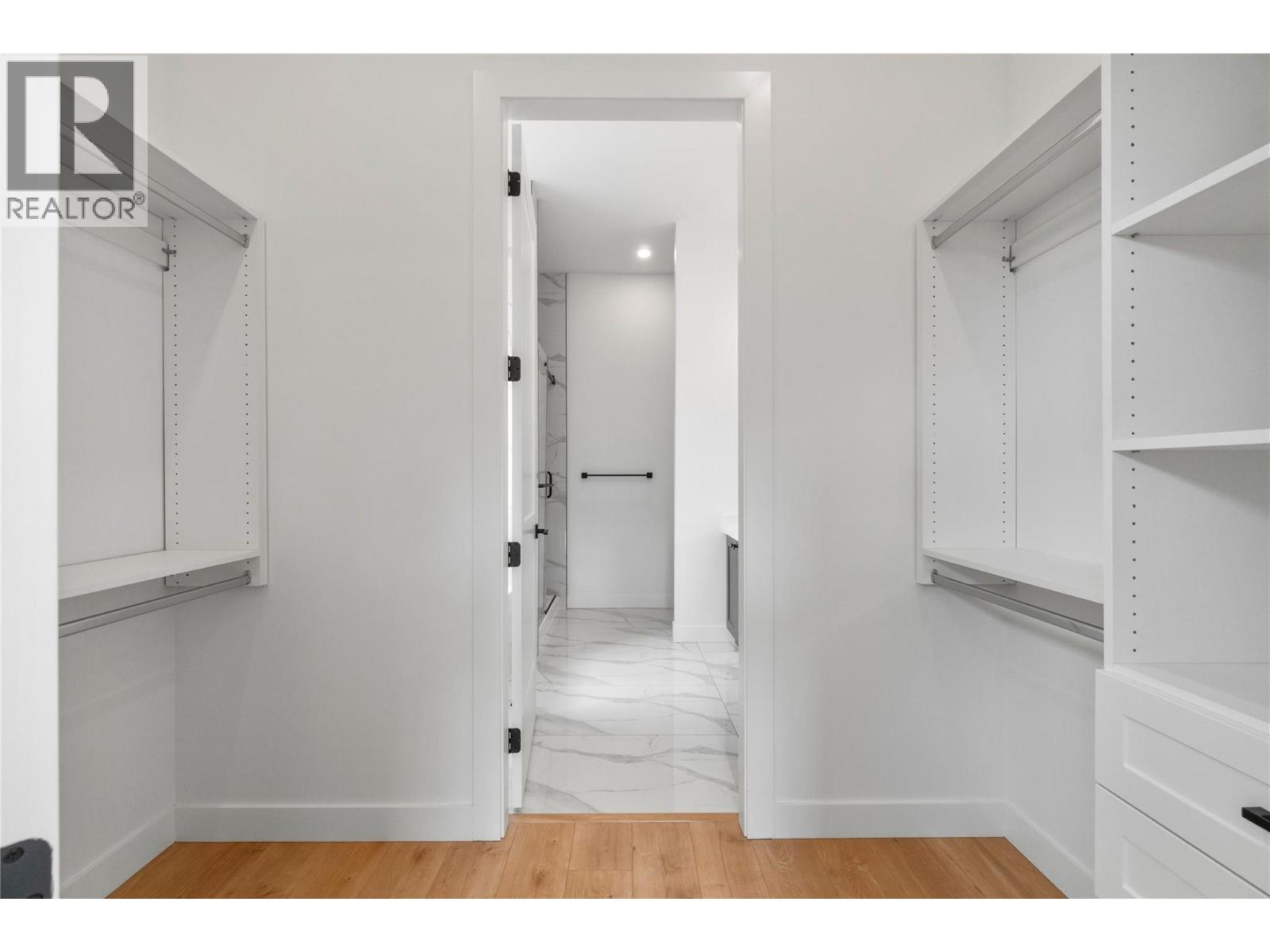 6800 42 Street Ne Property Photo 24
