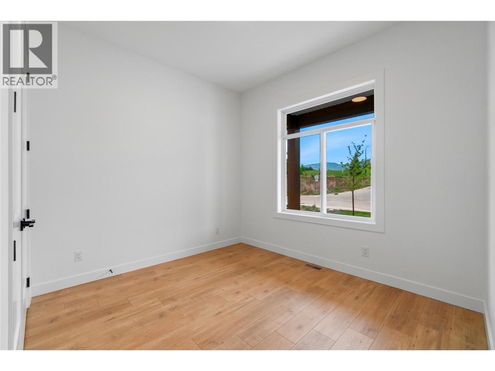 6800 42 Street Ne Property Photo 29