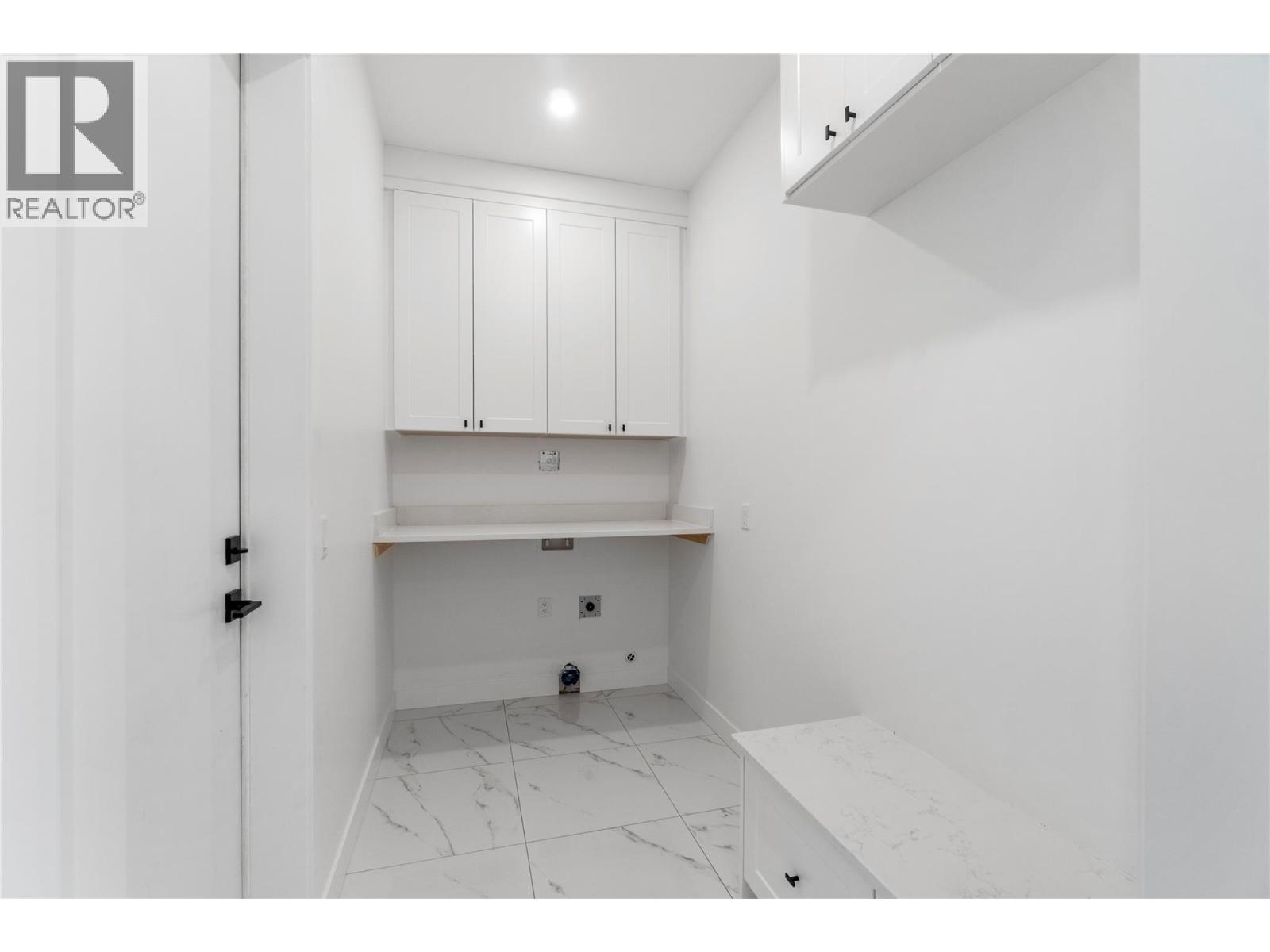 6800 42 Street Ne Property Photo 34