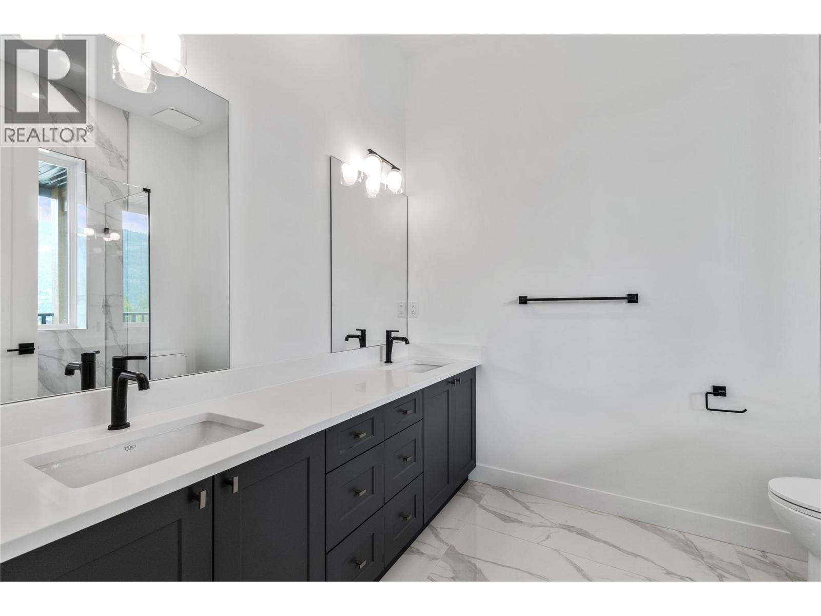 6841 42 Street Ne Property Photo 27