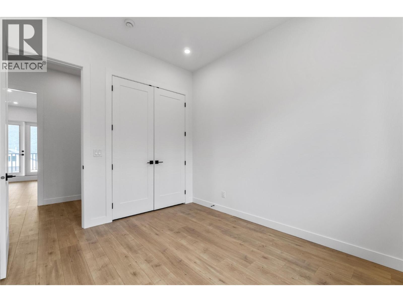 6841 42 Street Ne Property Photo 33