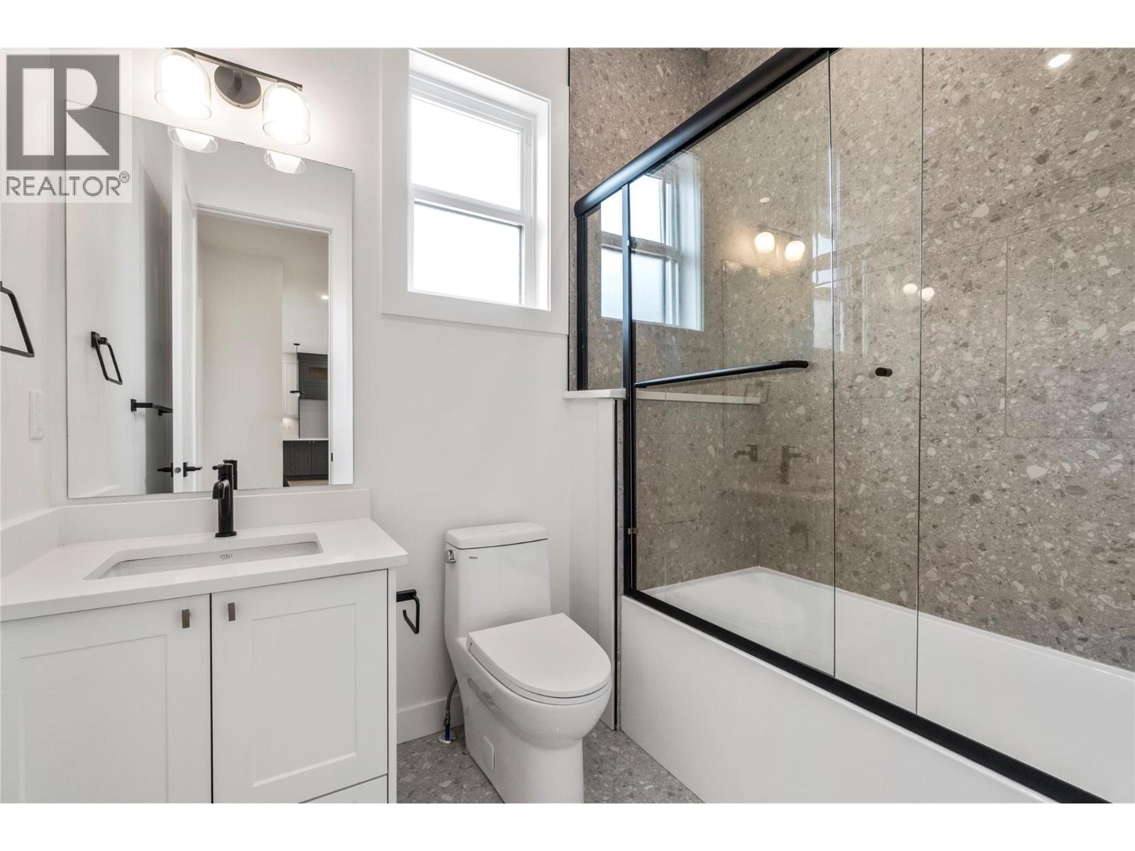 6841 42 Street Ne Property Photo 34