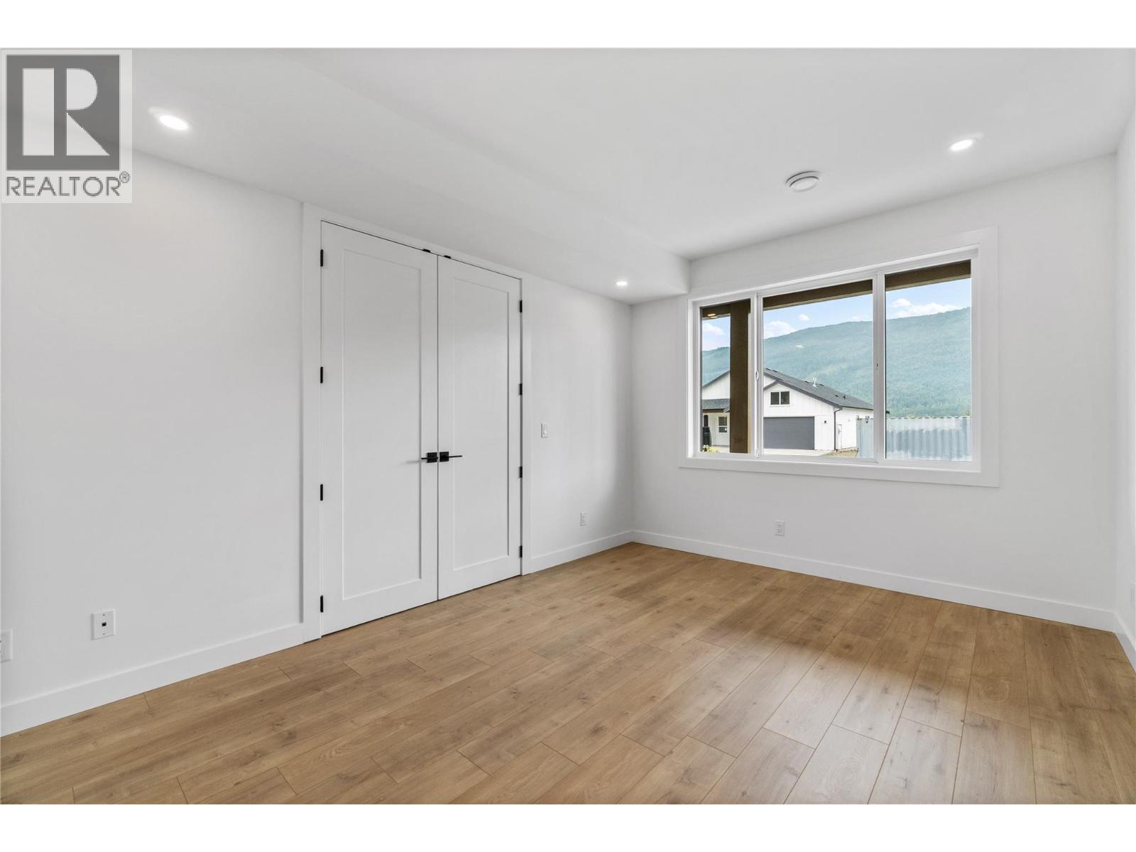 6841 42 Street Ne Property Photo 39