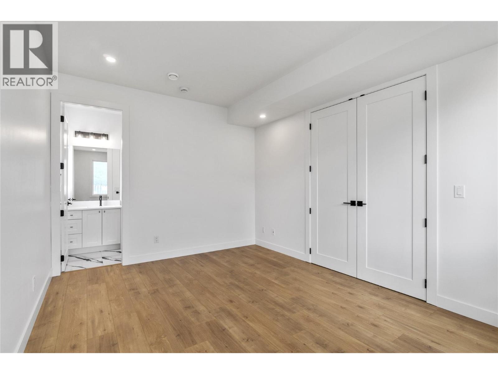 6841 42 Street Ne Property Photo 40