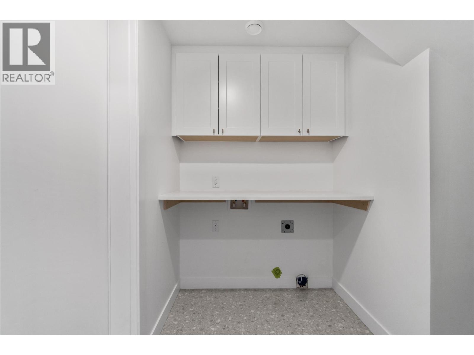6841 42 Street Ne Property Photo 44