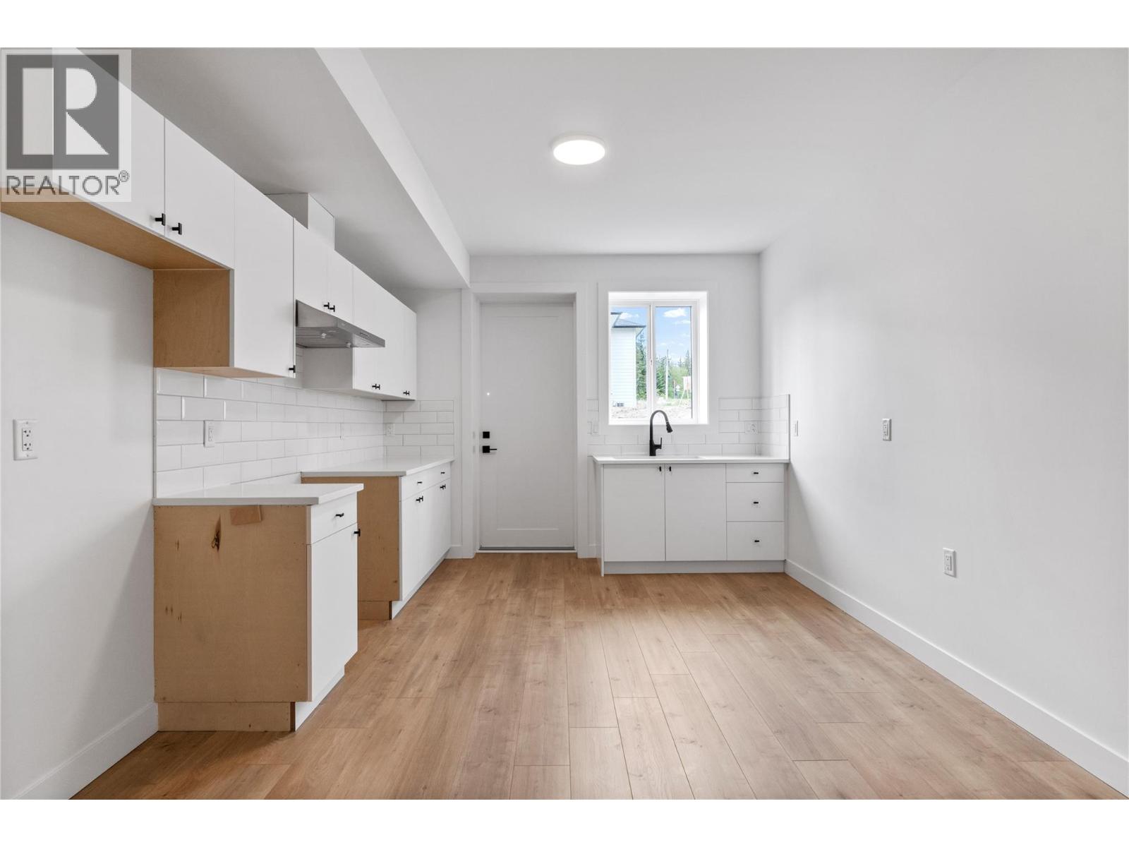 6841 42 Street Ne Property Photo 45