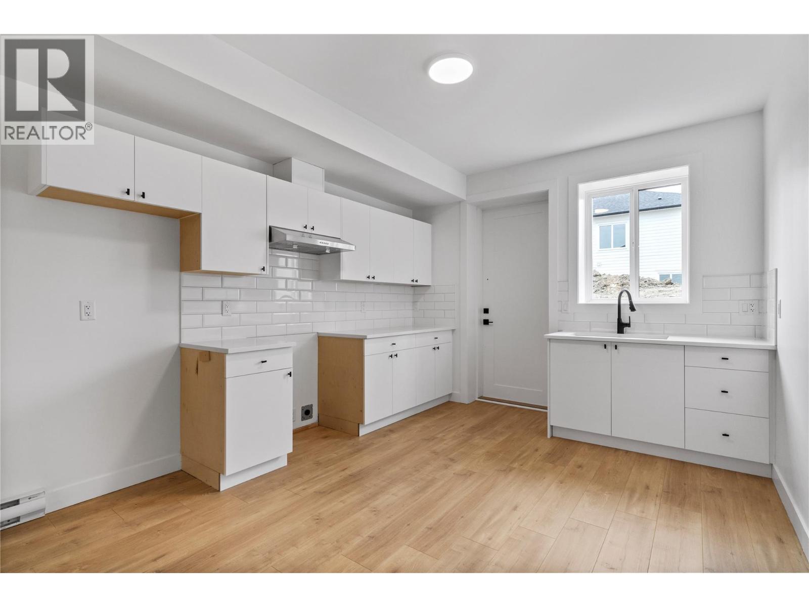 6841 42 Street Ne Property Photo 46