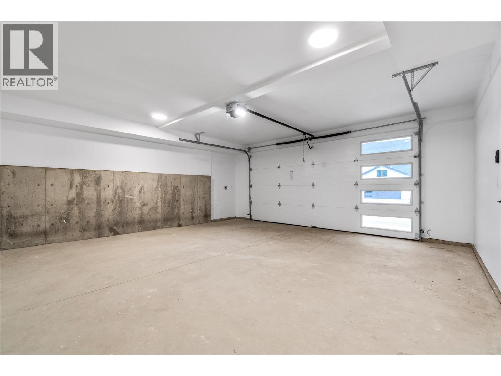 6841 42 Street Ne Property Photo 55