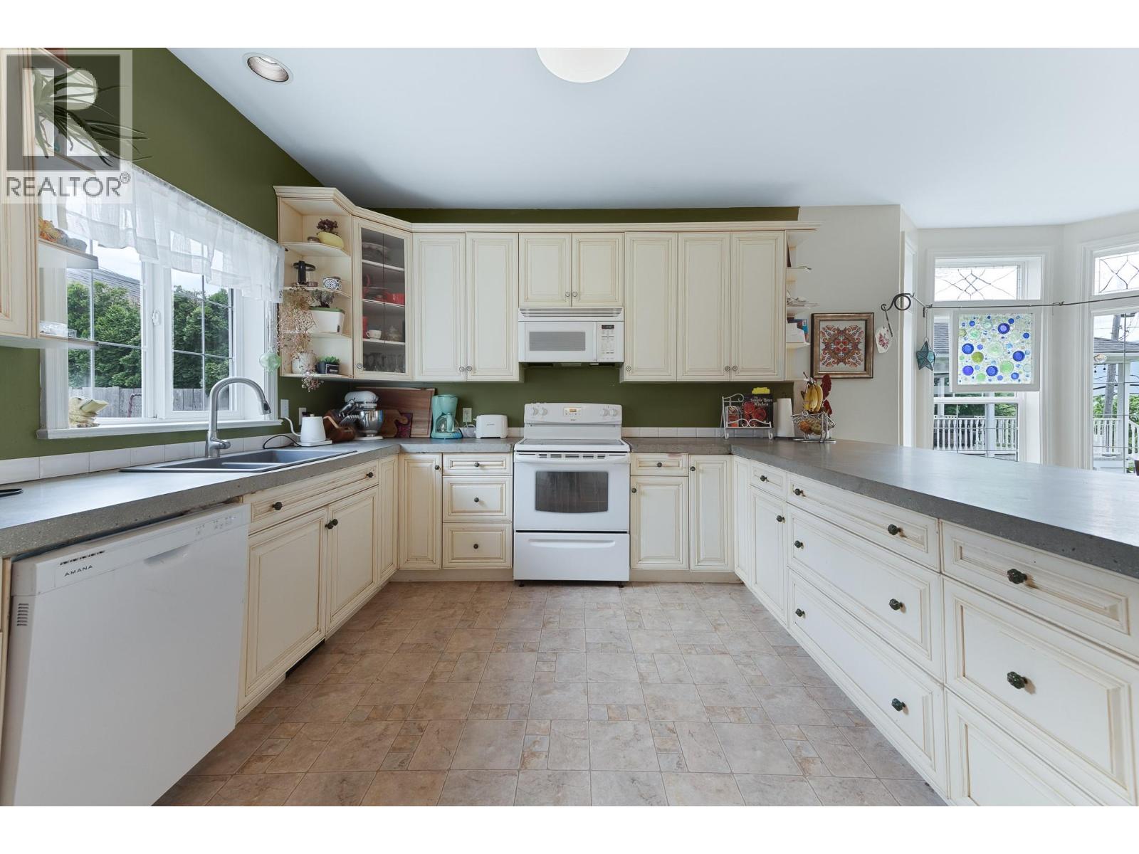 412 10th Avenue N Property Photo 12