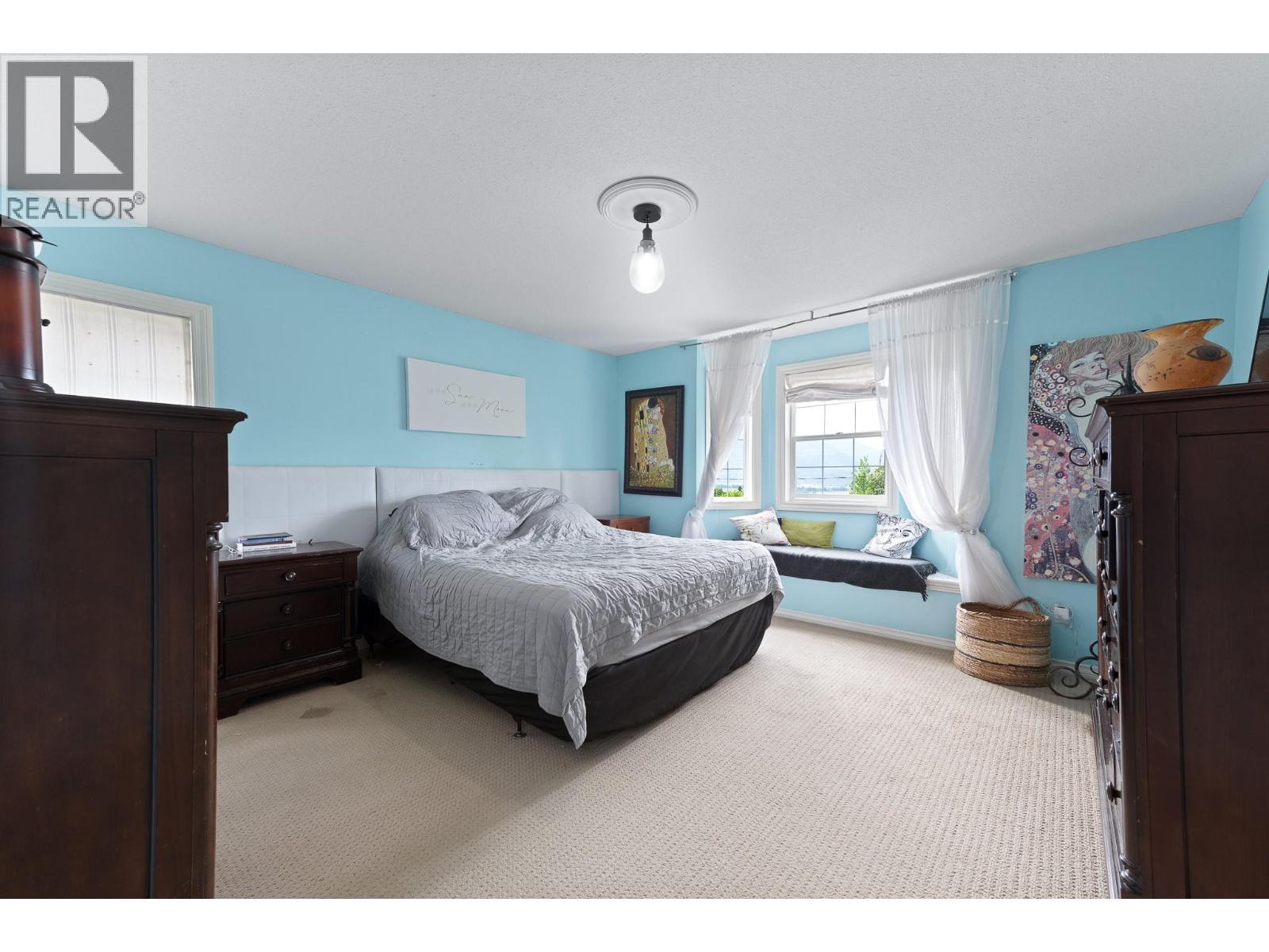 412 10th Avenue N Property Photo 16