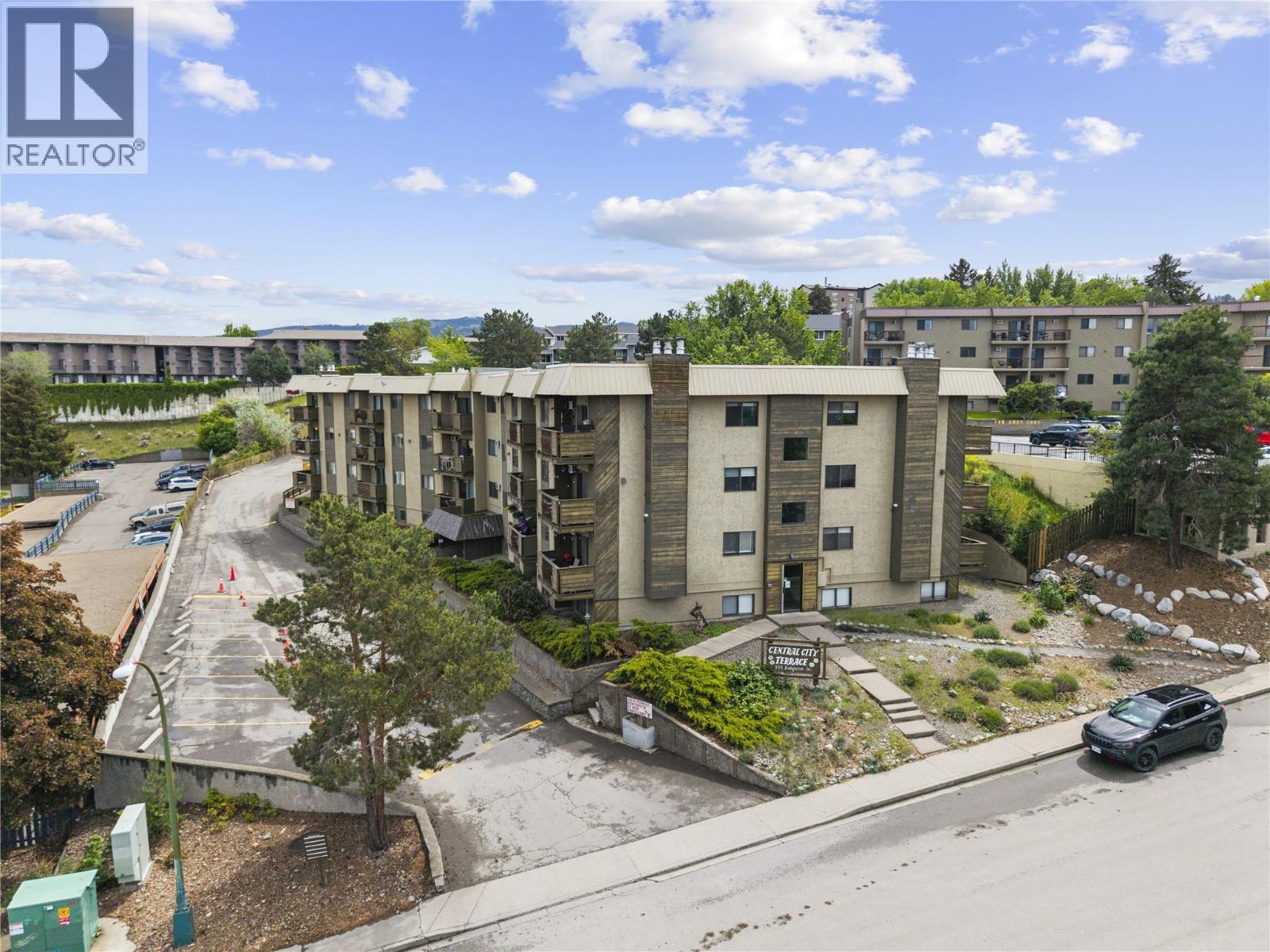555 DALGLEISH Drive Unit# 412