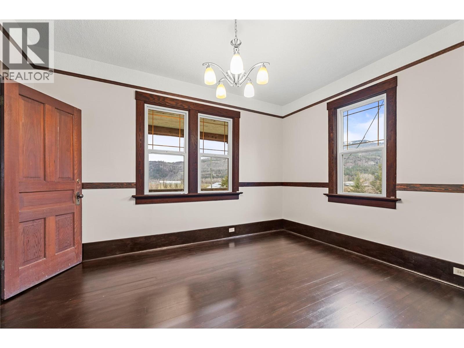 3135 Edes Road Property Photo 8