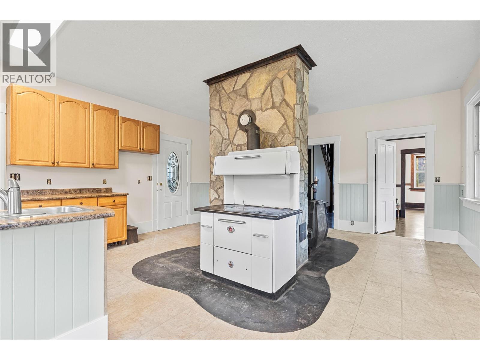 3135 Edes Road Property Photo 22