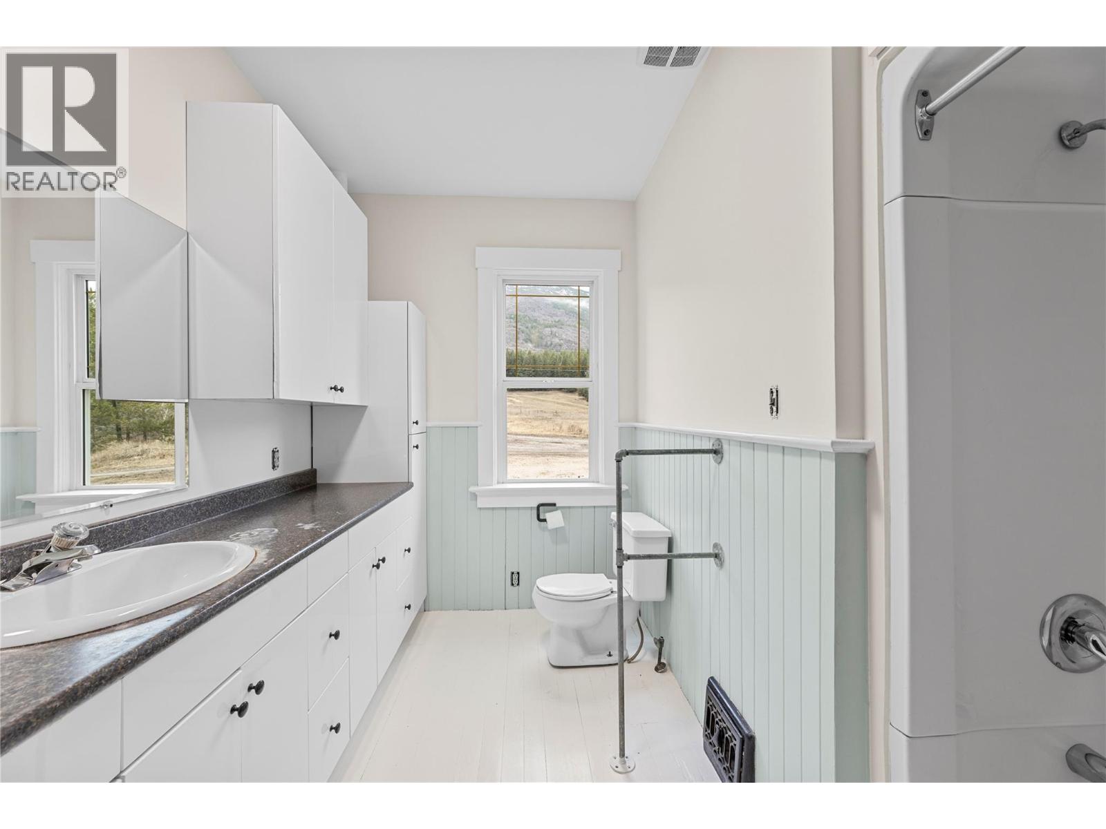 3135 Edes Road Property Photo 28