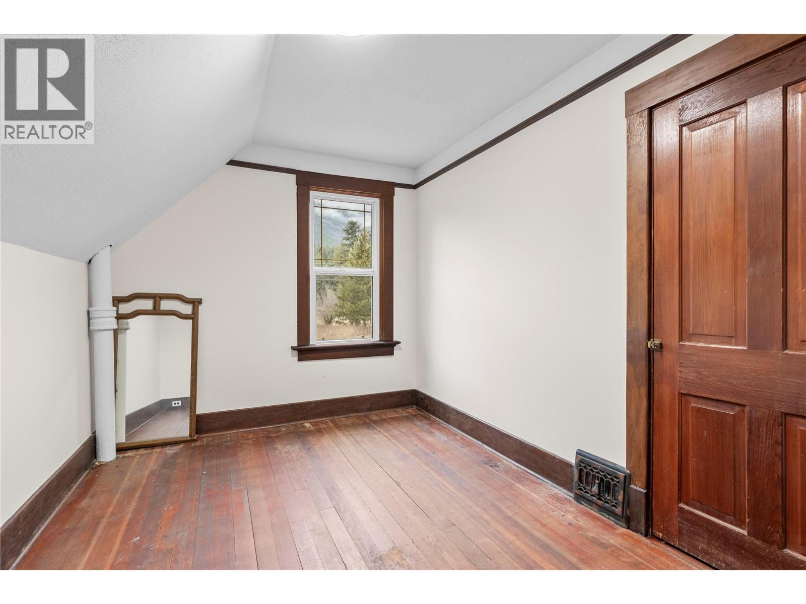 3135 Edes Road Property Photo 32