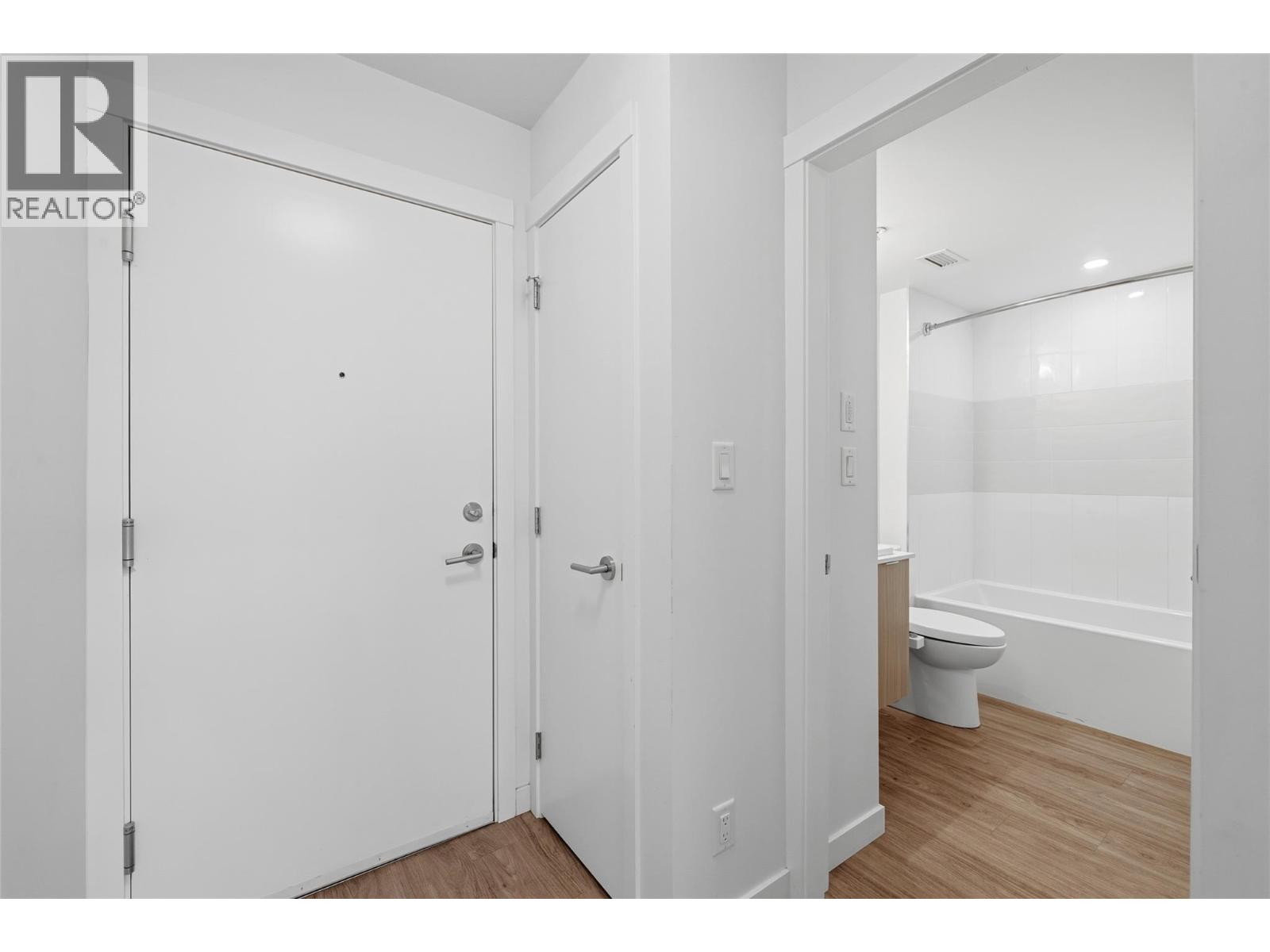 1775 Chapman Place Unit# 101 Property Photo 6