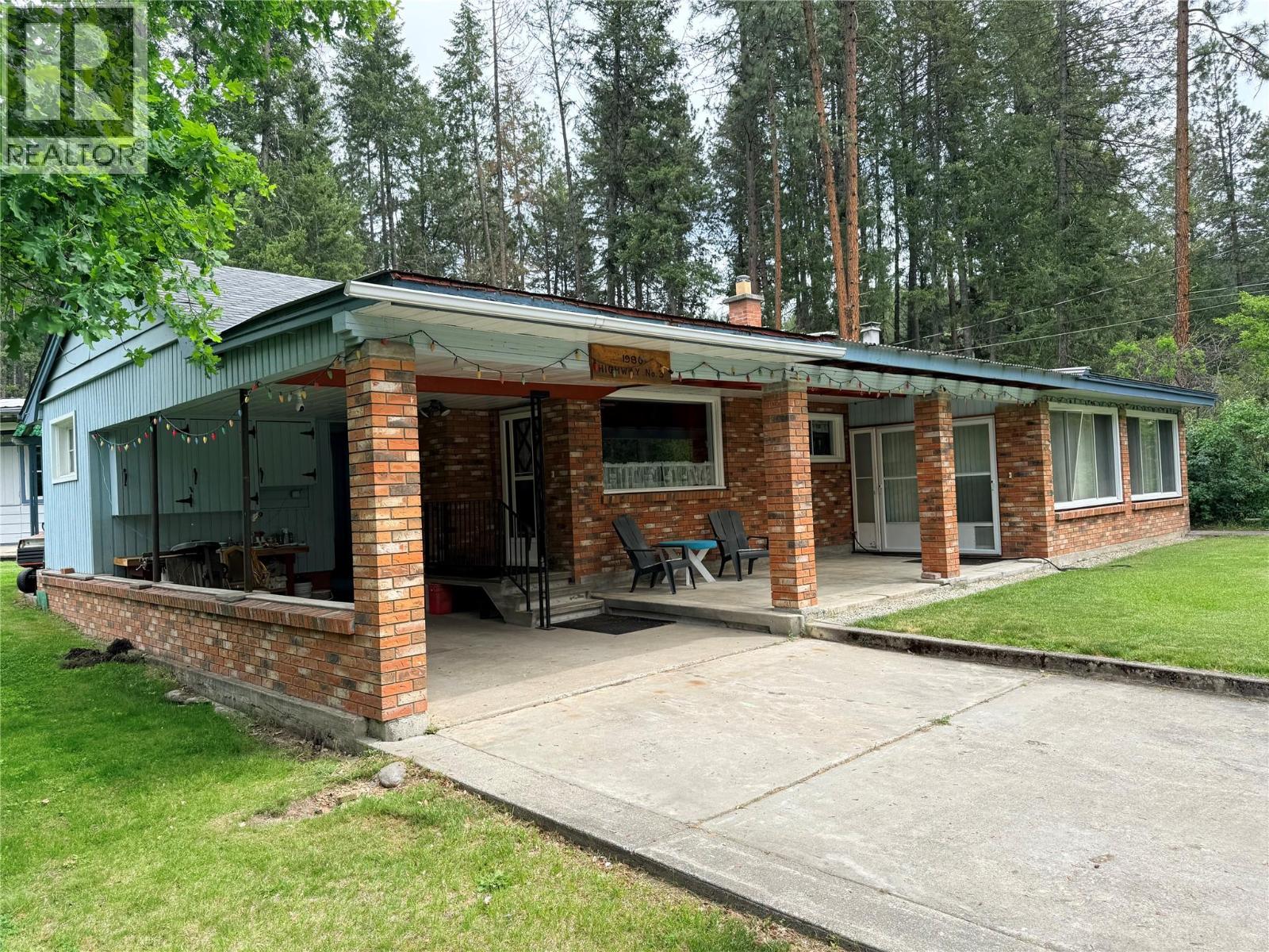 1980 3 Highway Property Photo 2