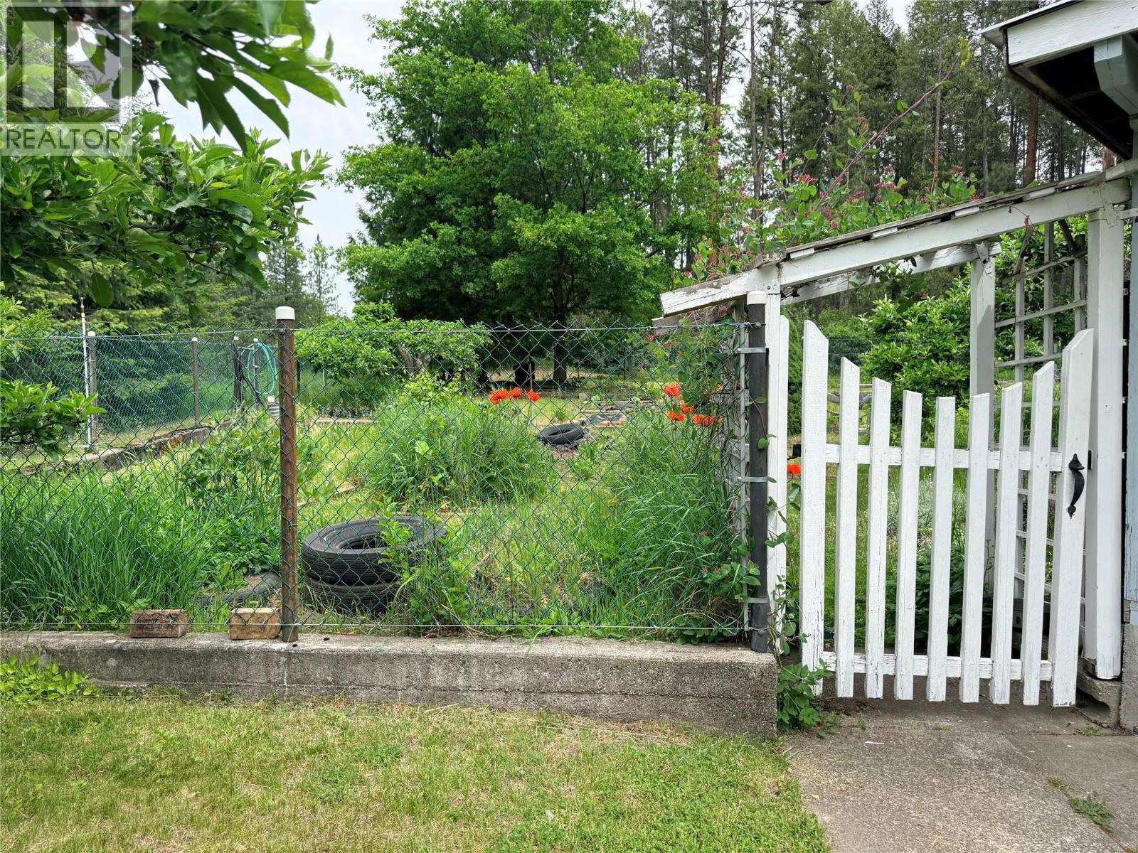 1980 3 Highway Property Photo 8