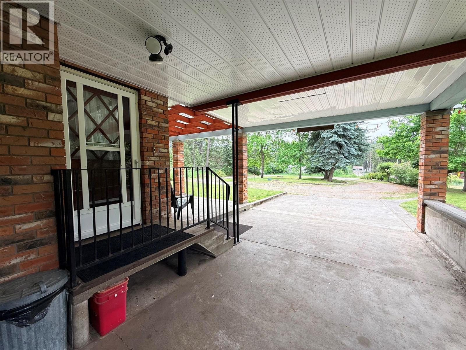 1980 3 Highway Property Photo 11