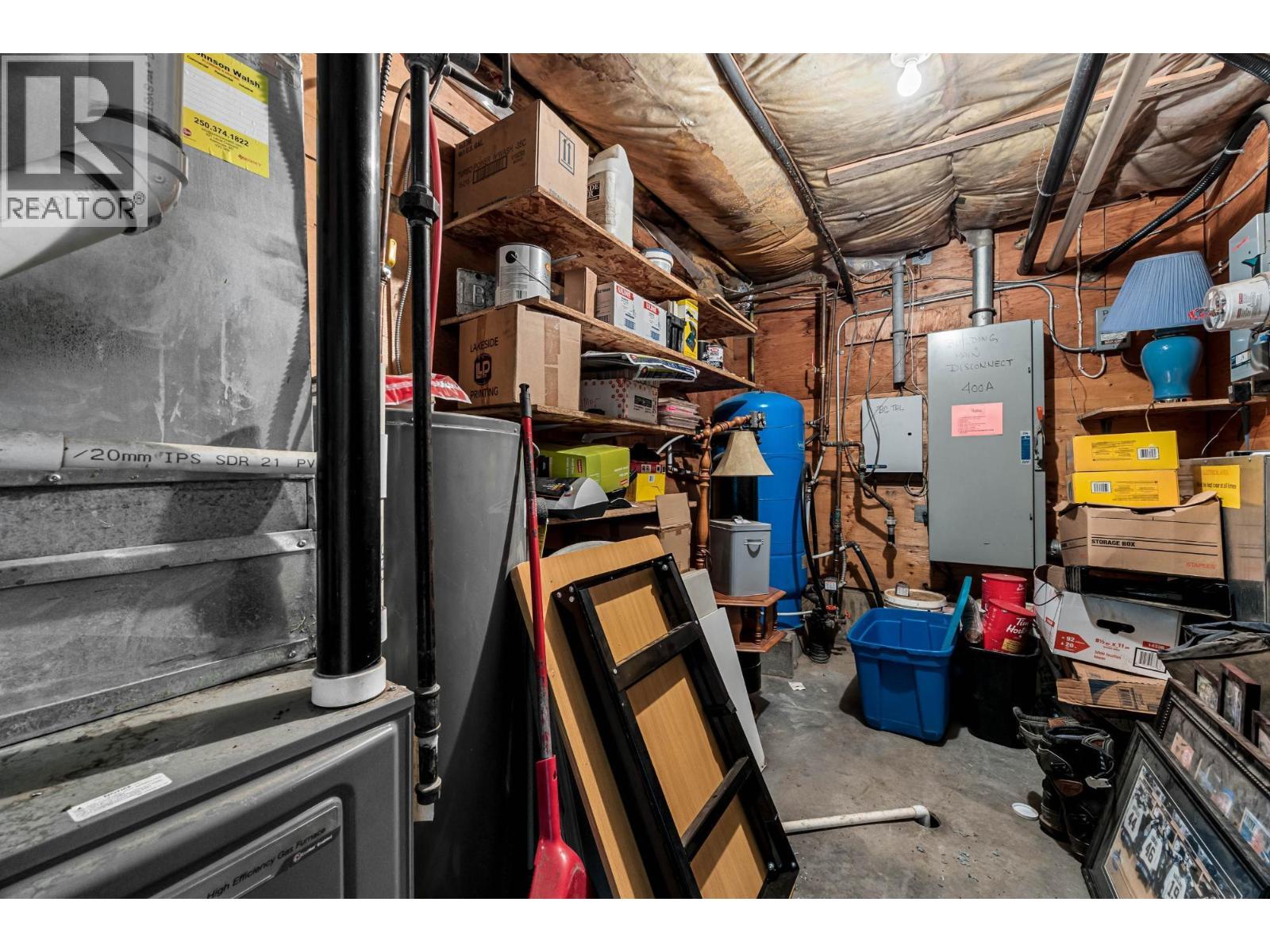 2923 Shuswap Road Property Photo 12