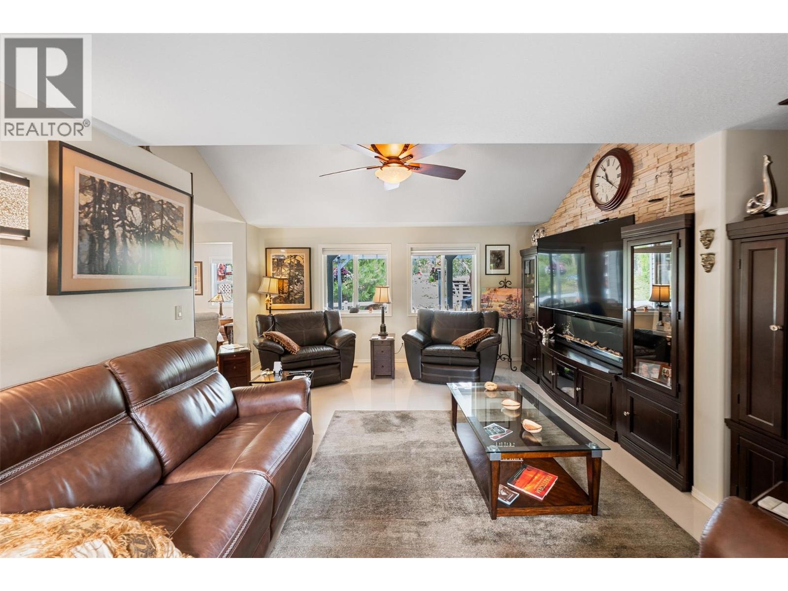2900 River Road Property Photo 13