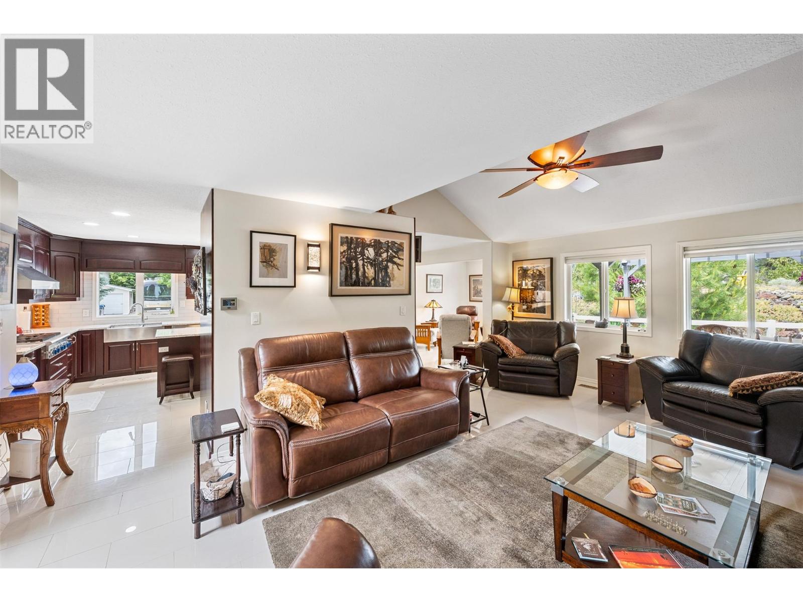 2900 River Road Property Photo 14