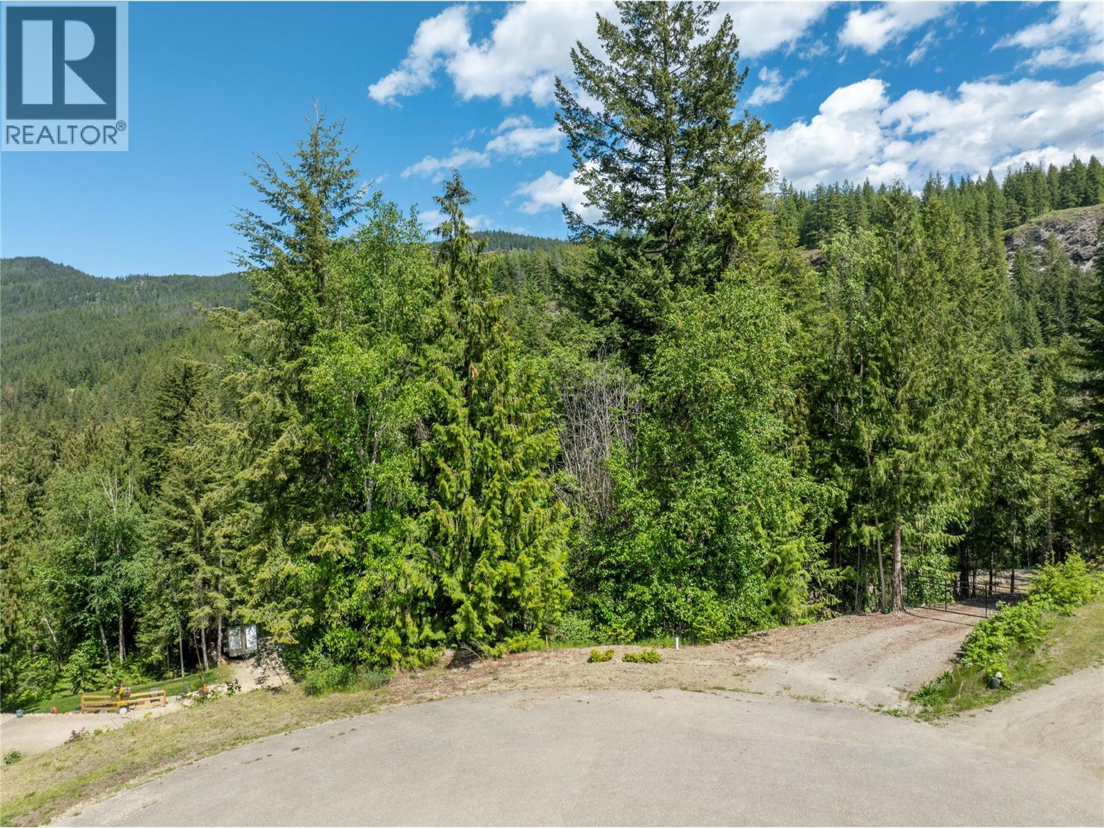 2744 Lake Mount Place Property Photo 7