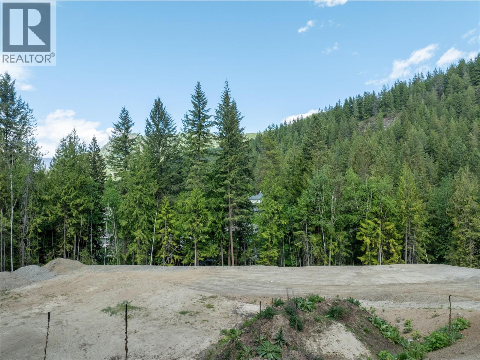 2744 Lake Mount Place Property Photo 15