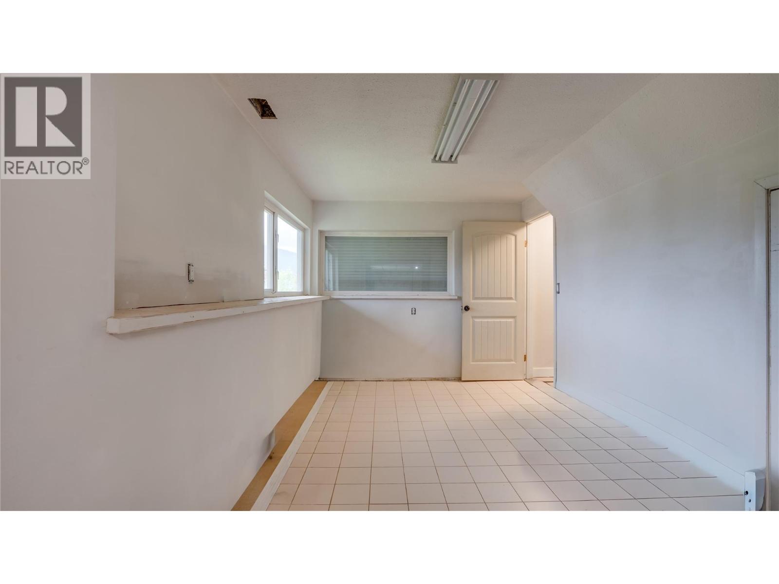 2025 Catt Avenue Property Photo 23