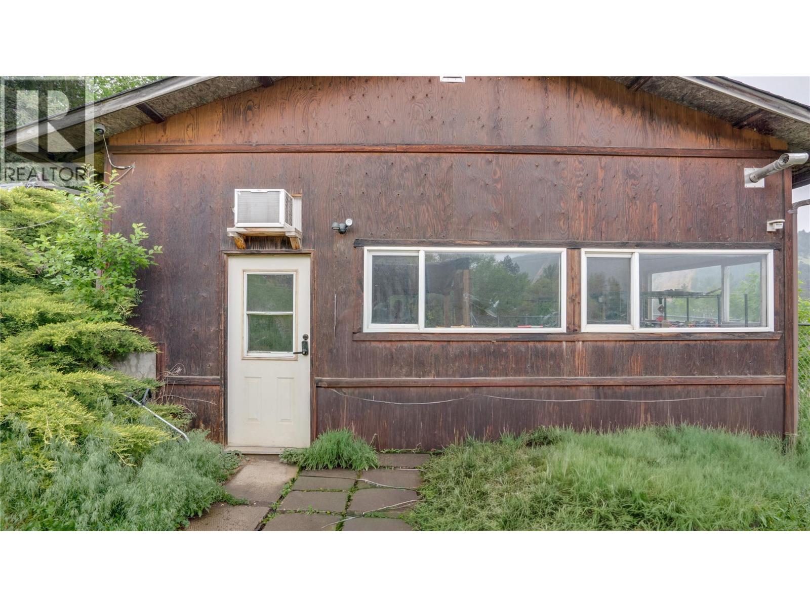 2025 Catt Avenue Property Photo 38