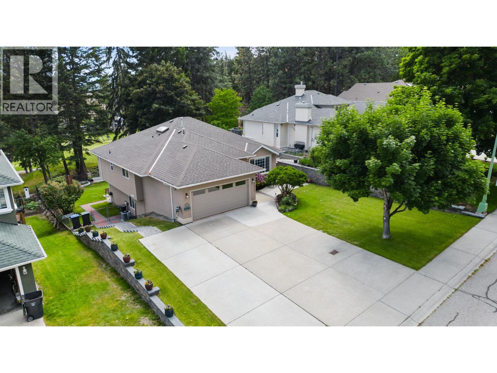 2211 Shannon Woods Place Property Photo 1