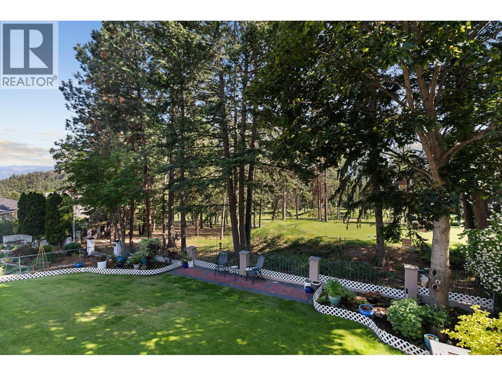 2211 Shannon Woods Place Property Photo 4
