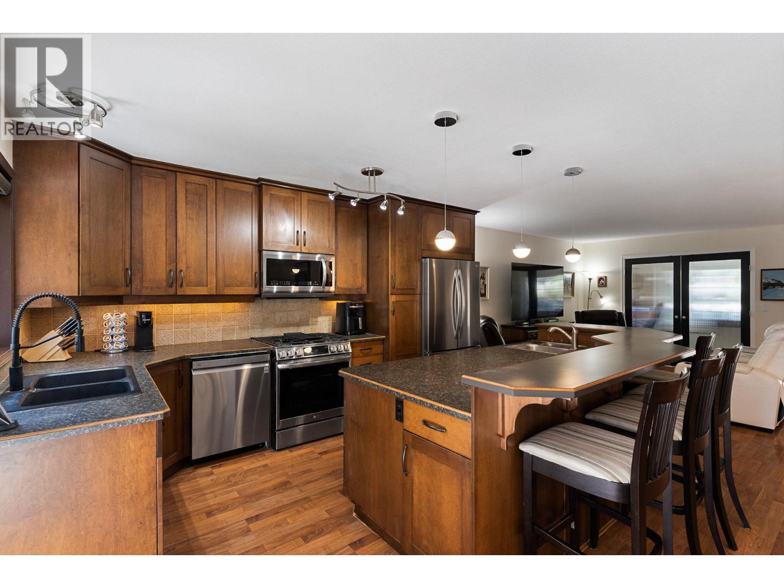 2211 Shannon Woods Place Property Photo 11