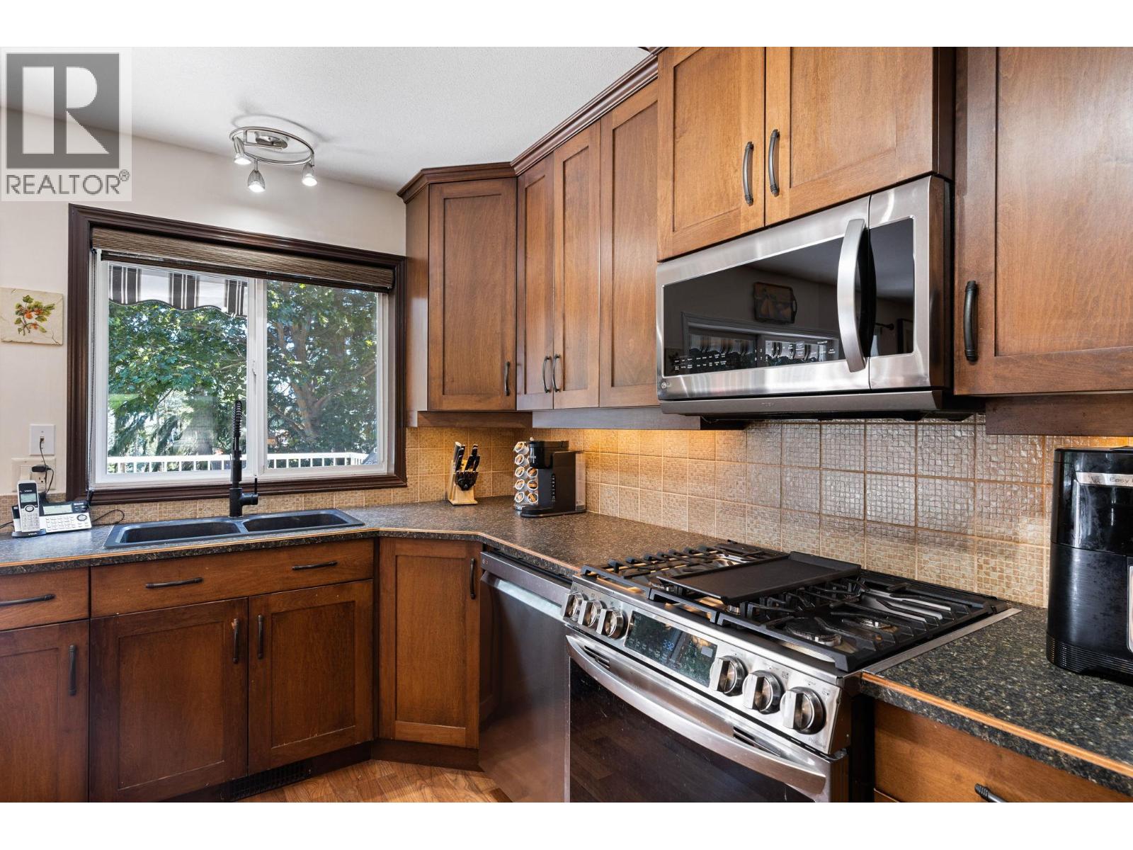 2211 Shannon Woods Place Property Photo 14
