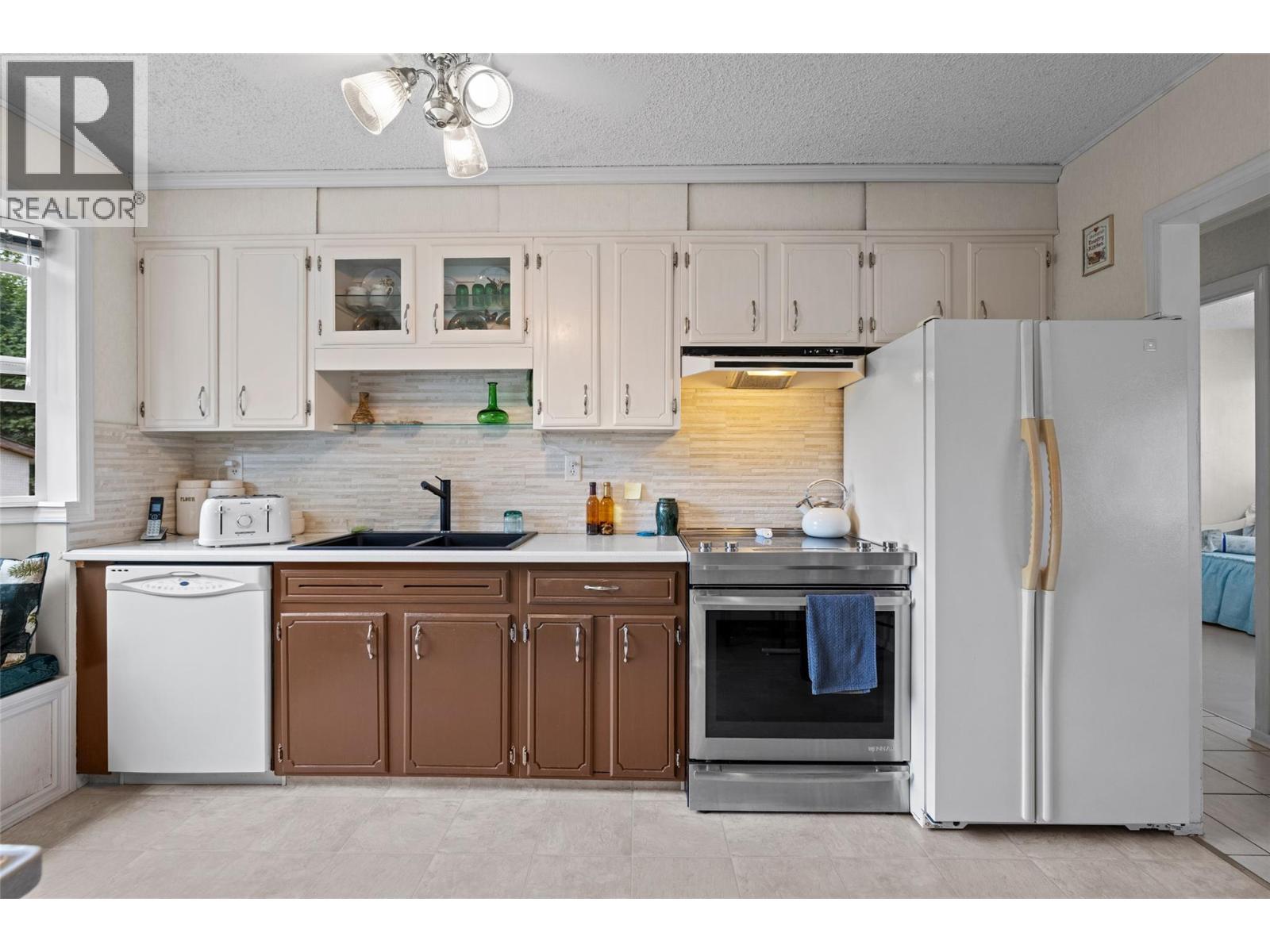 2436 Apollo Road Property Photo 10