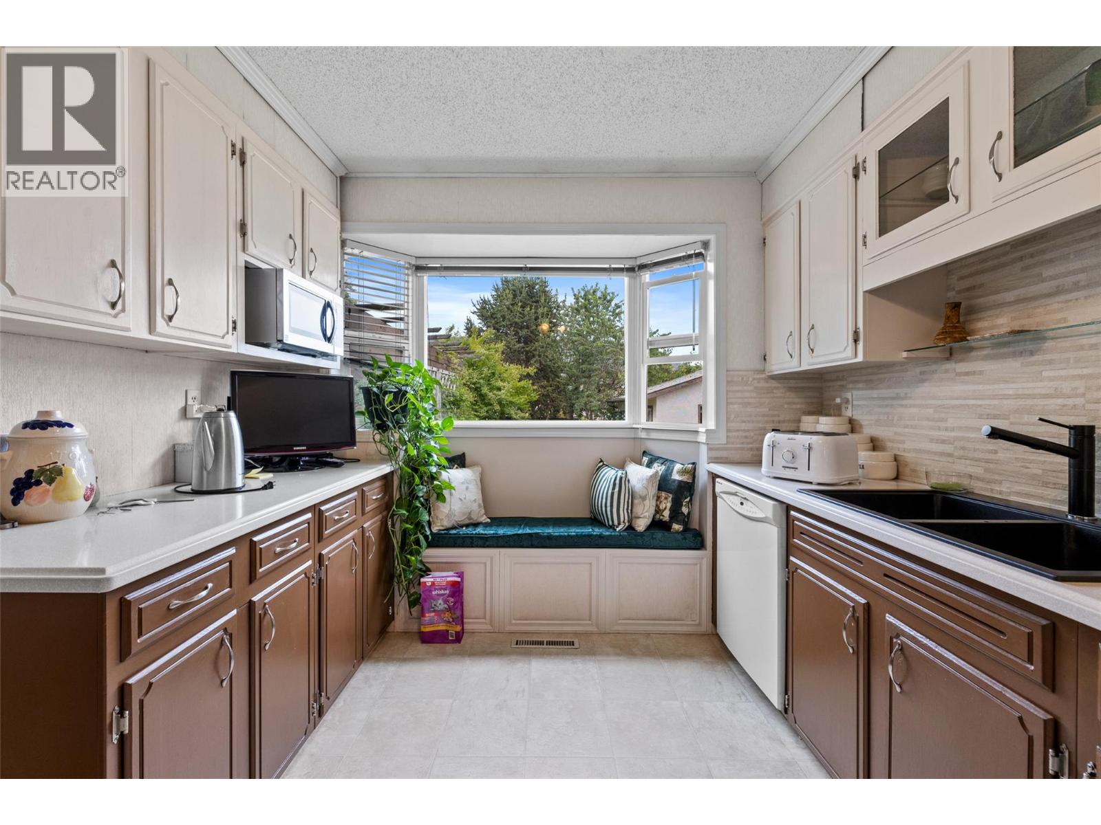 2436 Apollo Road Property Photo 13
