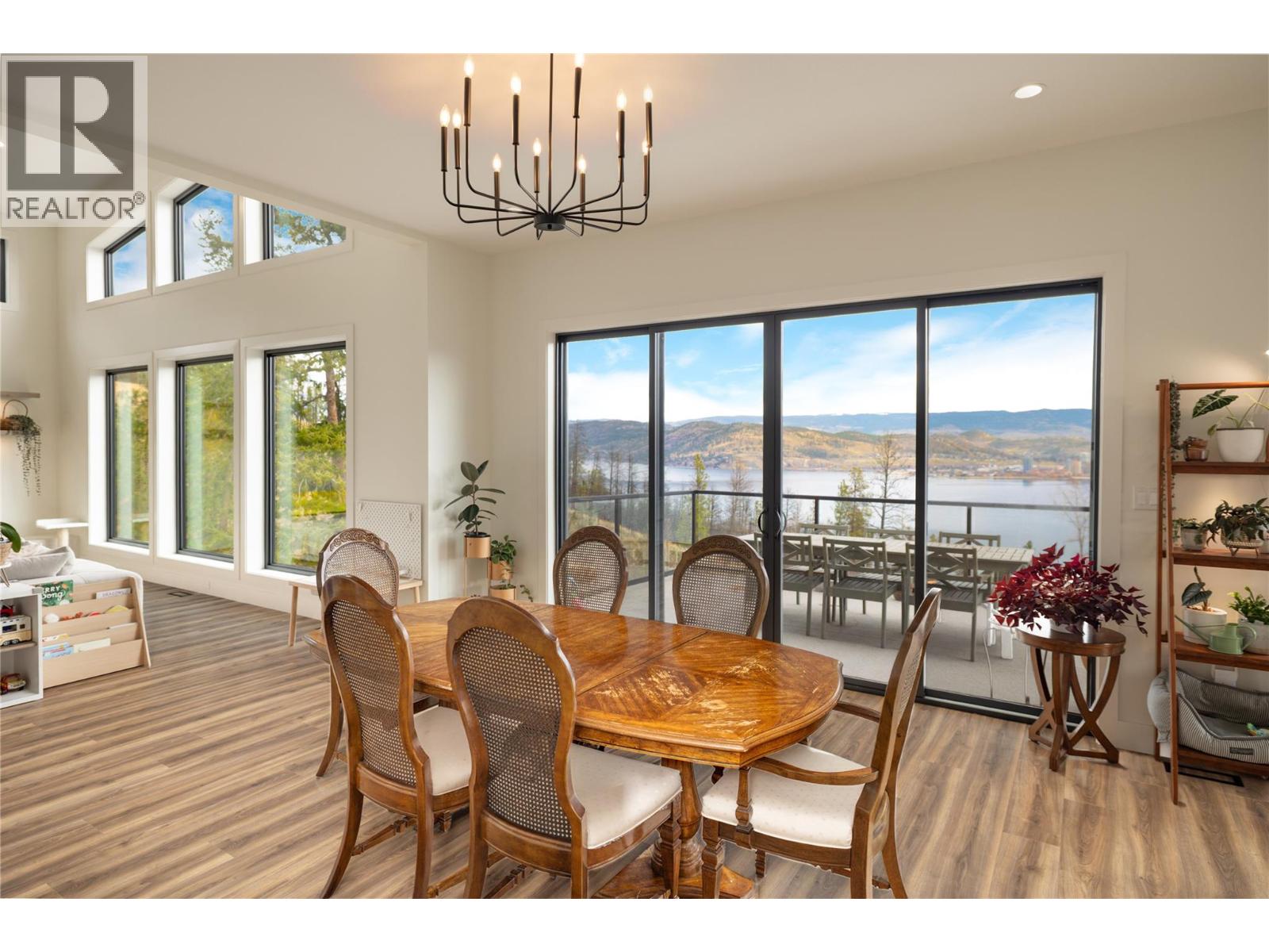 1435 Bear Creek Road Property Photo 8