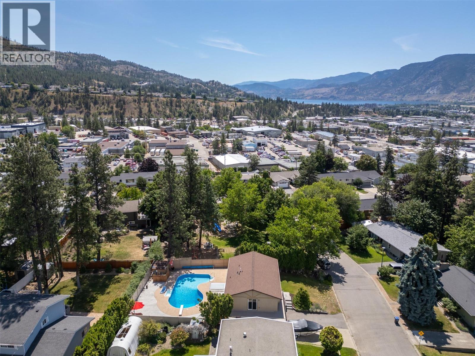 186 Dunant Crescent Property Photo 3