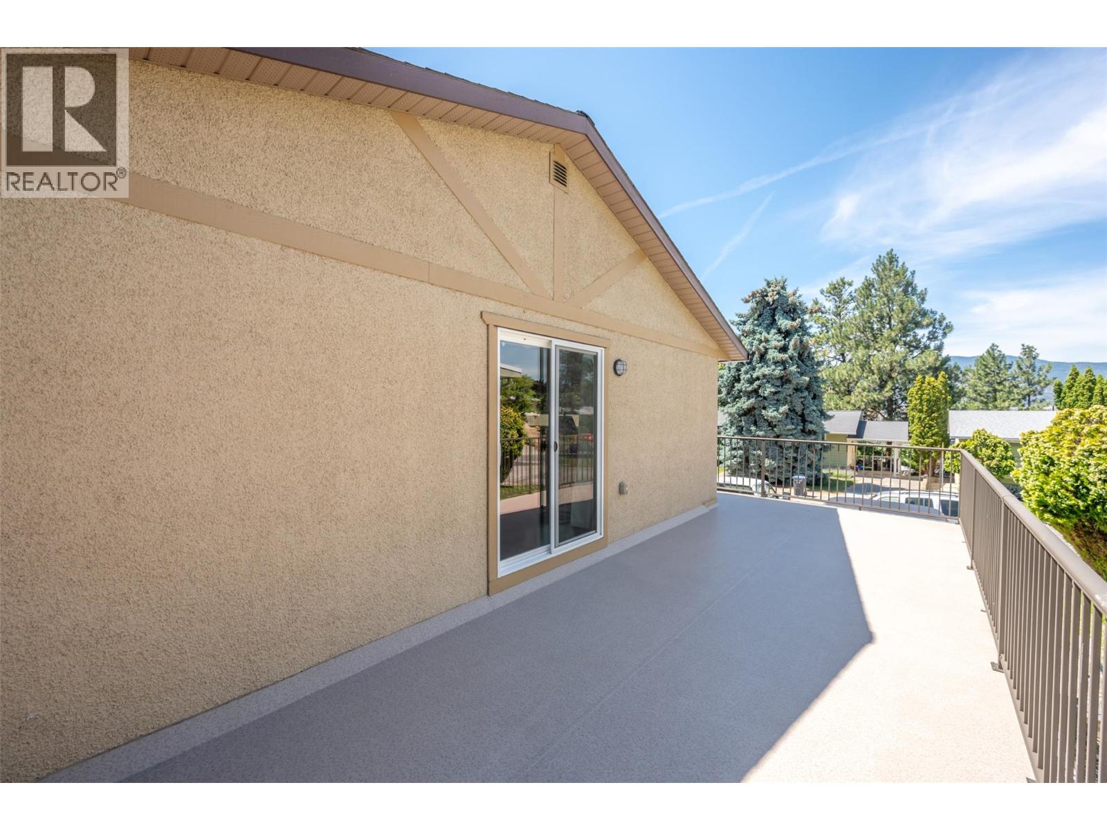 186 Dunant Crescent Property Photo 26