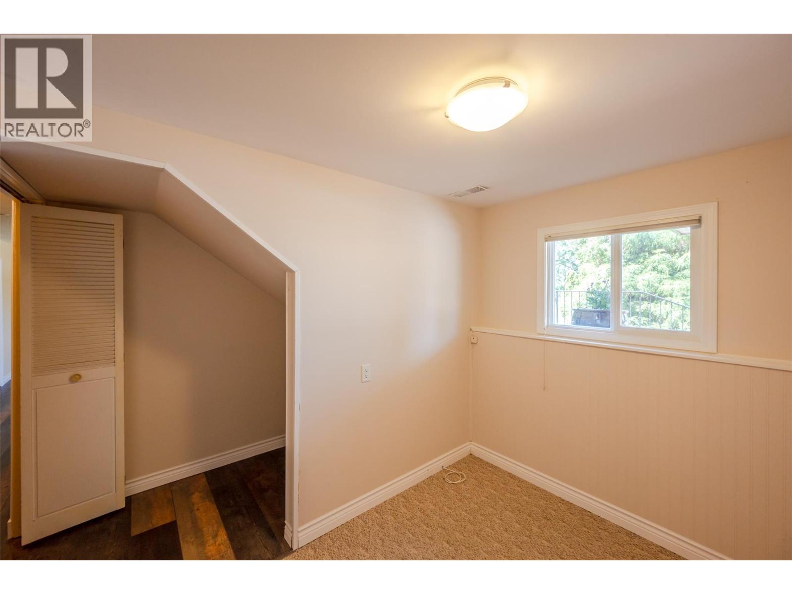 186 Dunant Crescent Property Photo 30