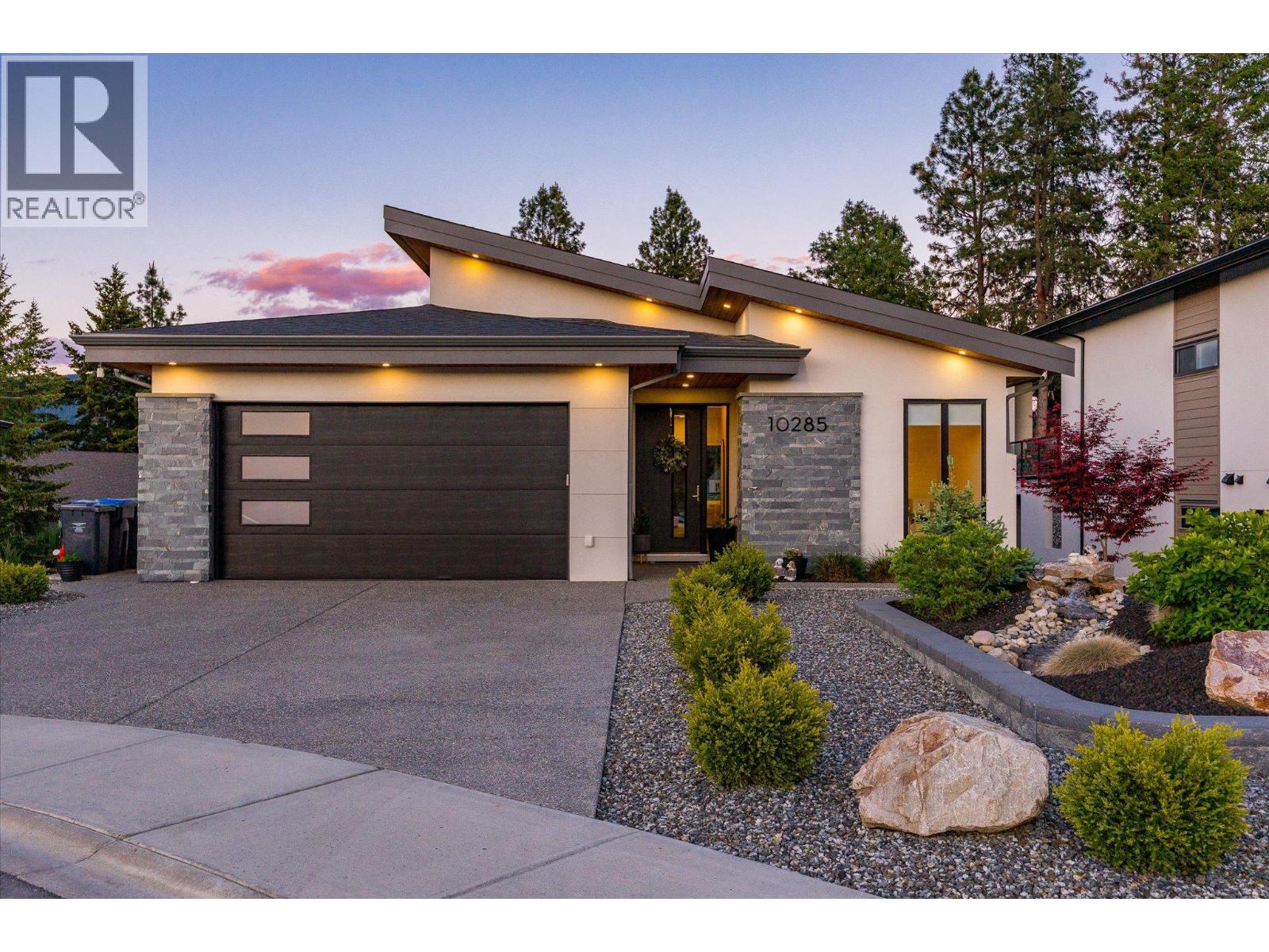 10285 Beacon Hill Drive Property Photo 1
