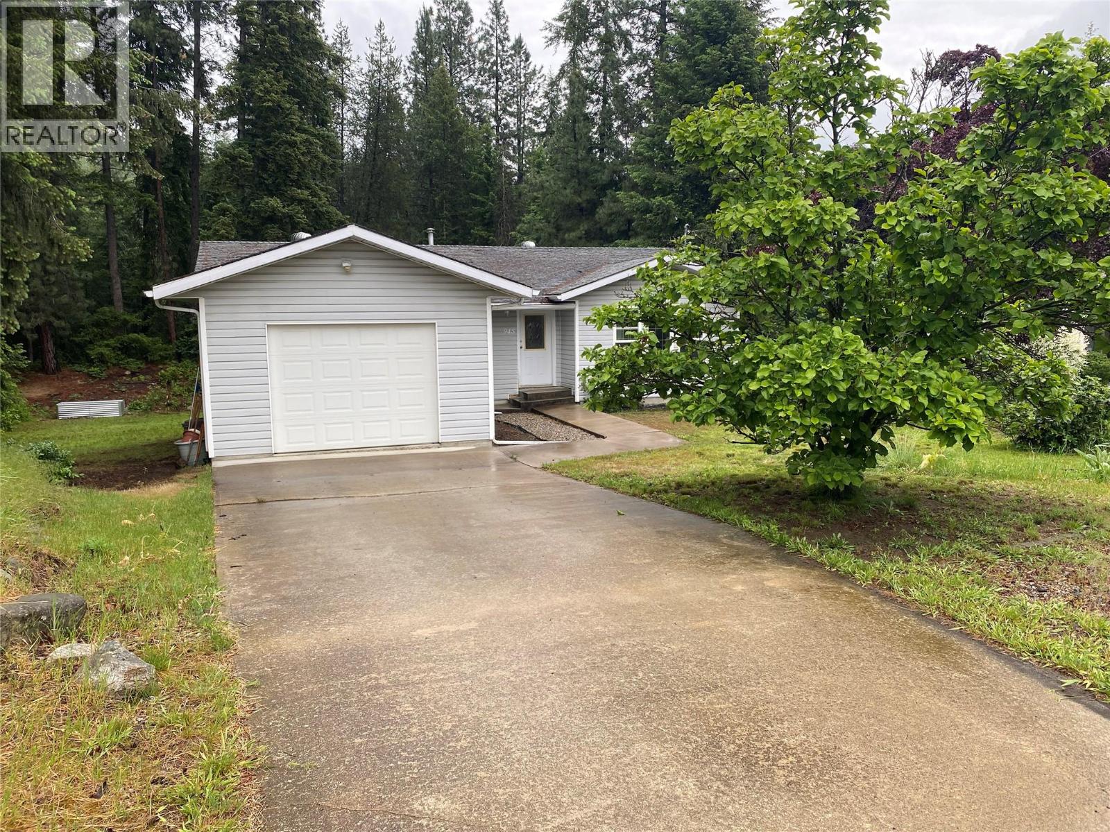 945 Pine Crescent Property Photo 20