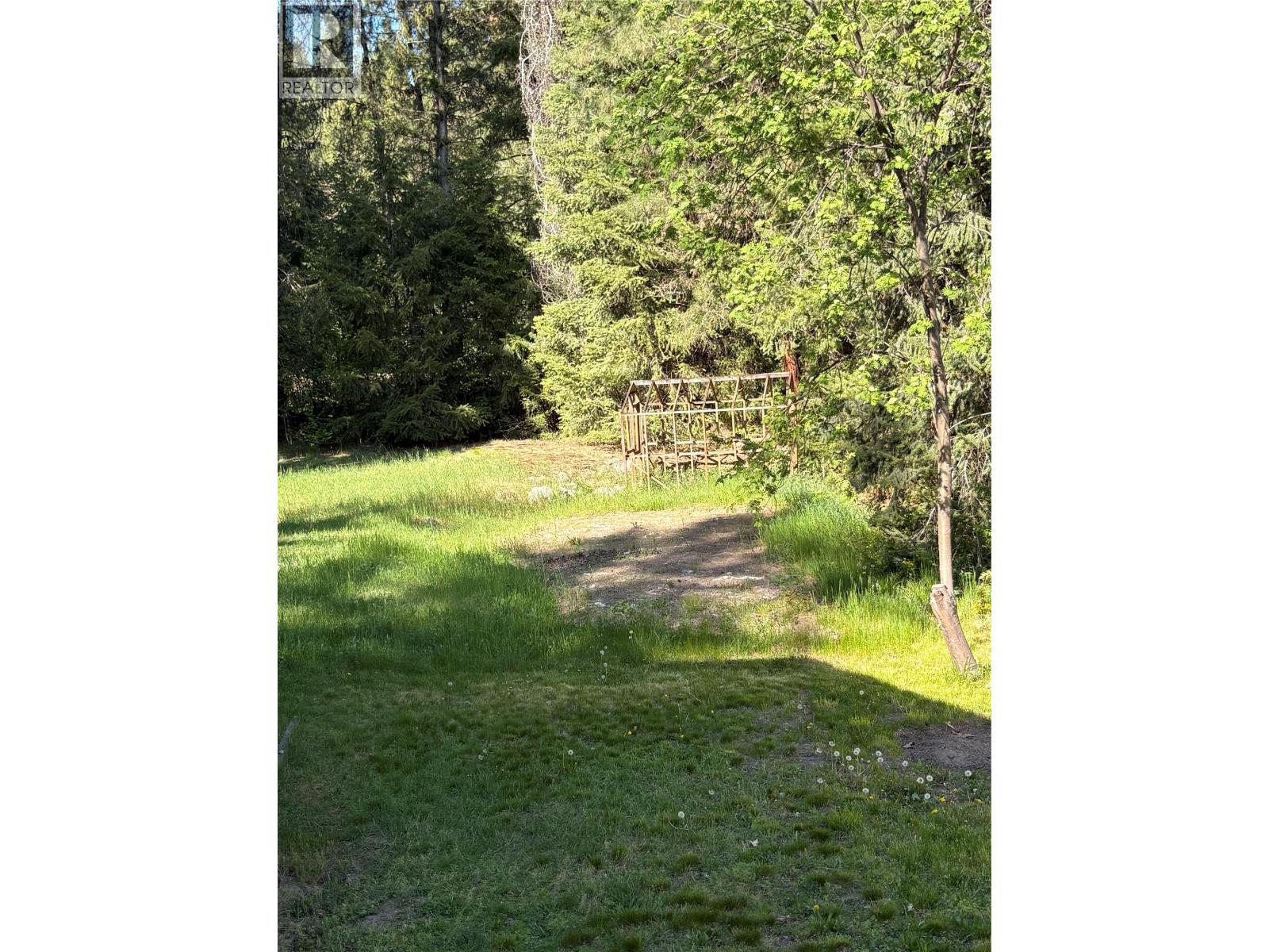 945 Pine Crescent Property Photo 36