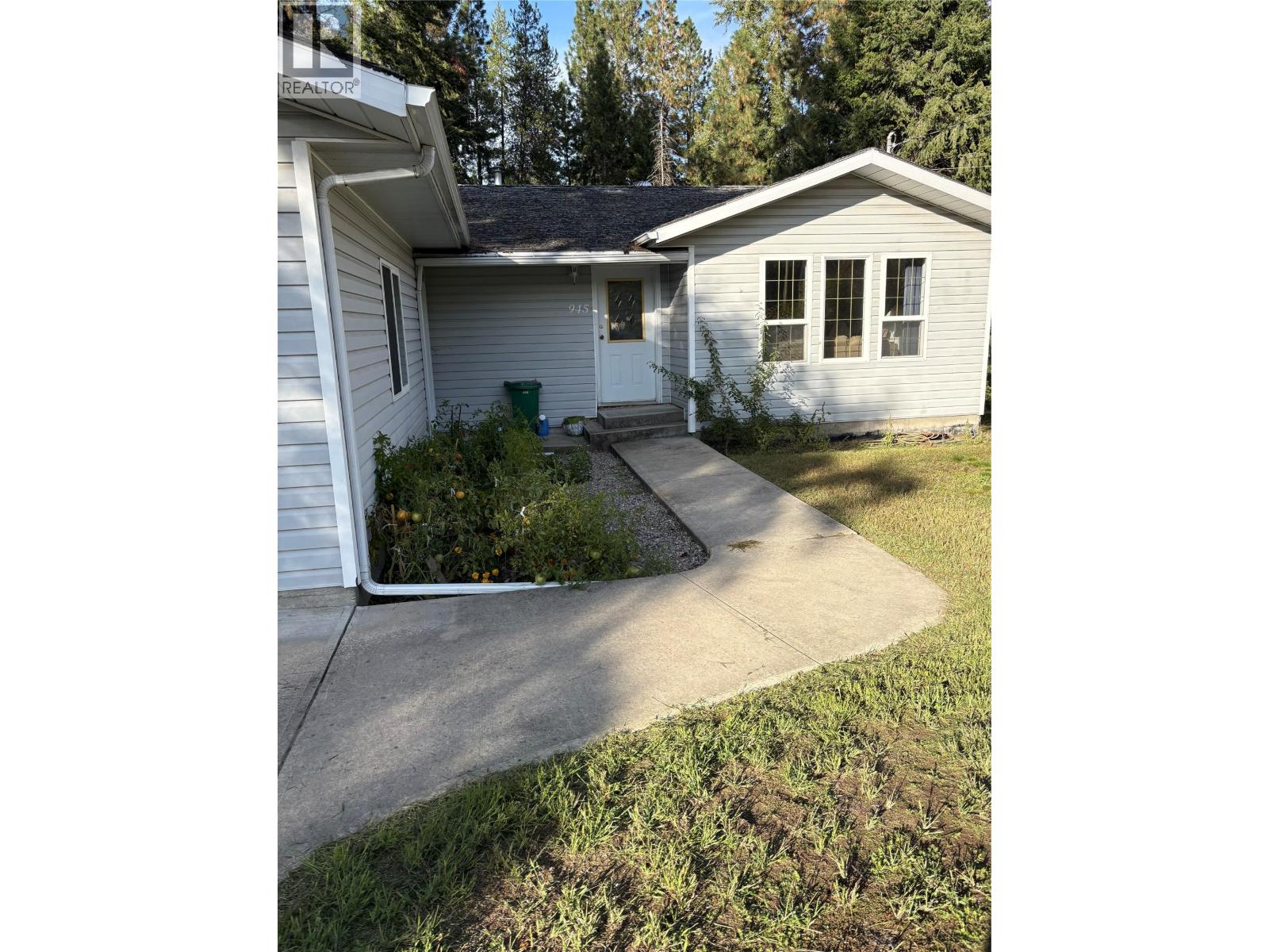 945 Pine Crescent Property Photo 46