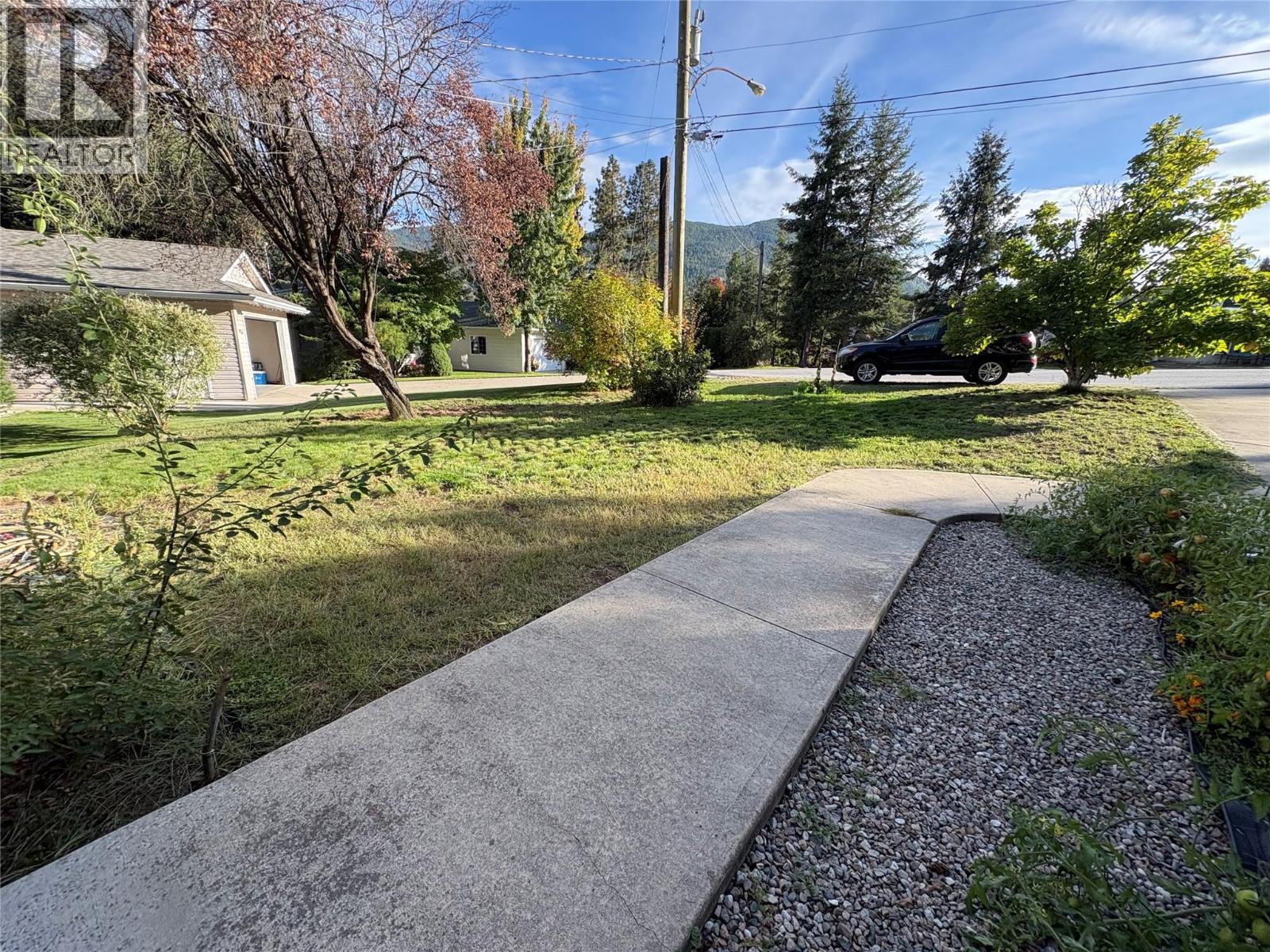 945 Pine Crescent Property Photo 48