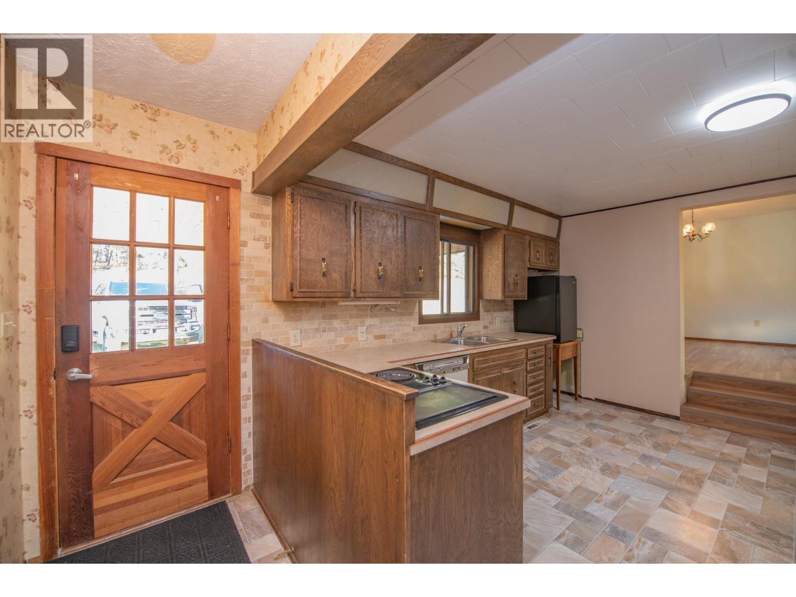 2471 6 Highway Property Photo 16