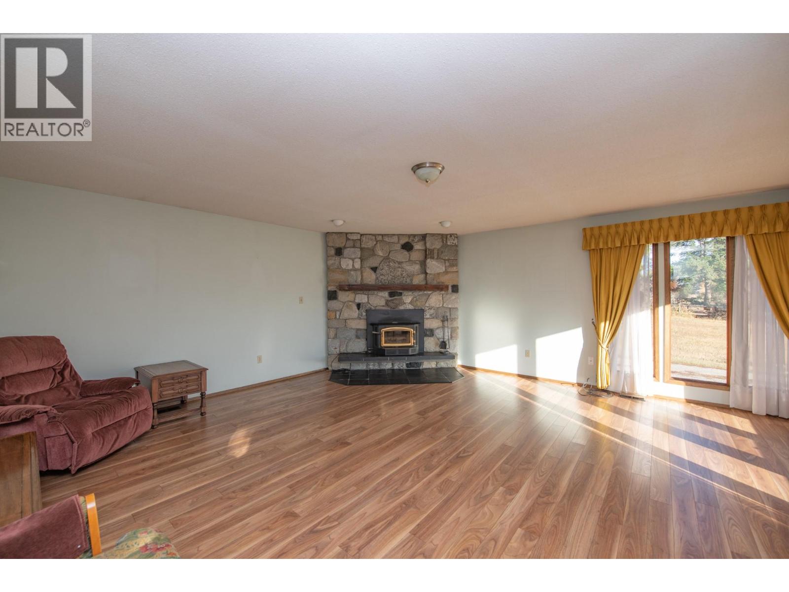 2471 6 Highway Property Photo 27