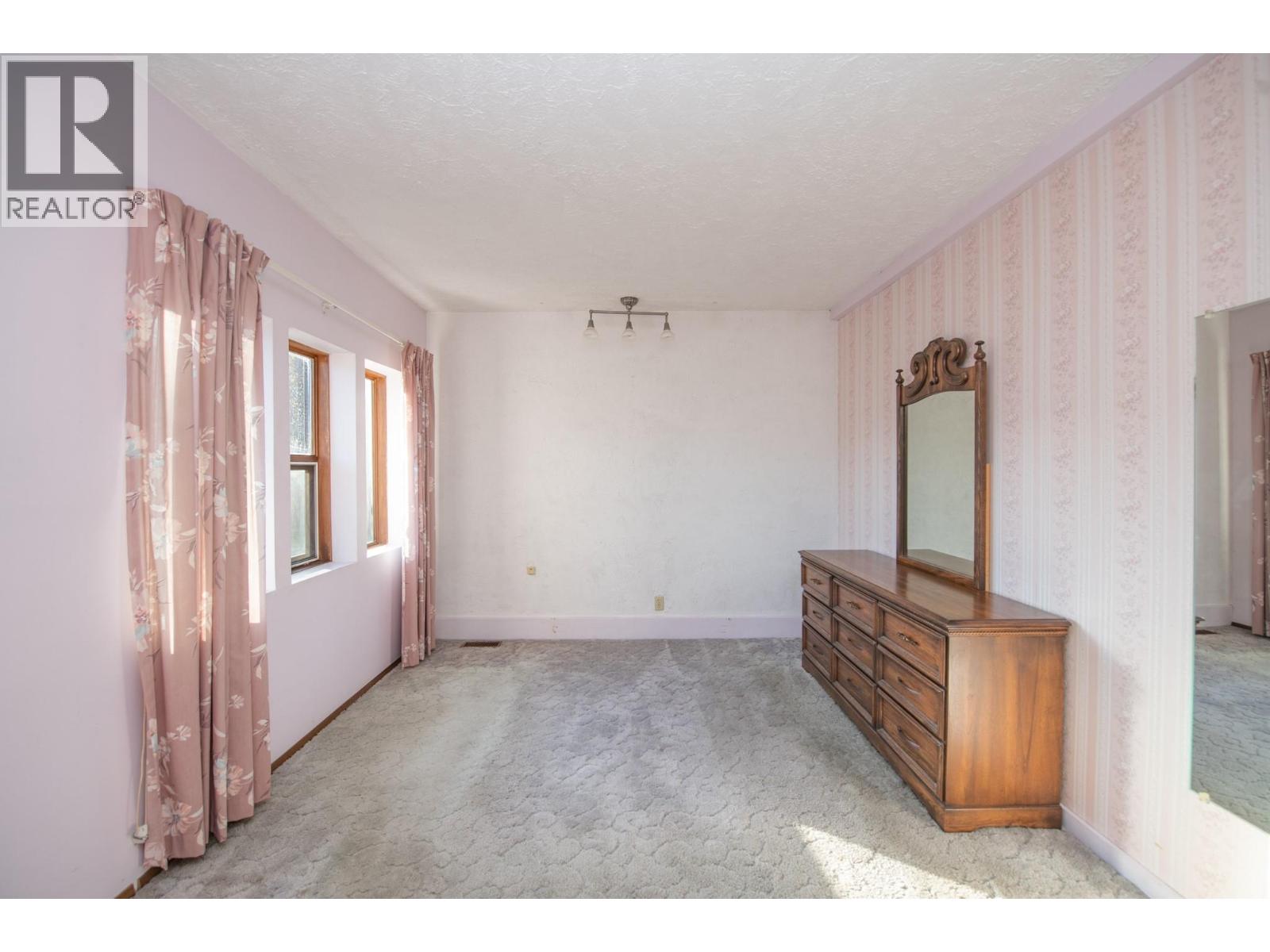 2471 6 Highway Property Photo 33